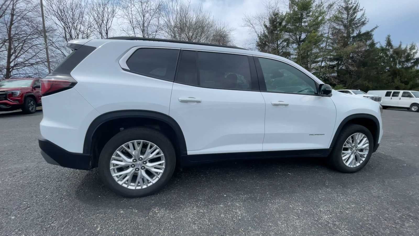 2024 GMC Acadia Elevation