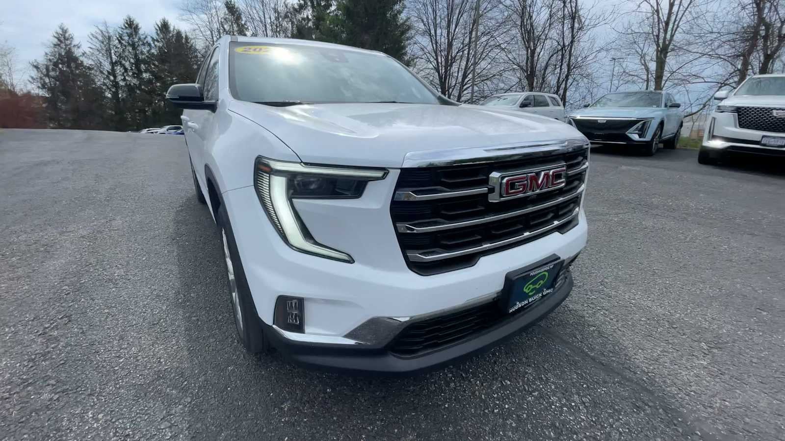 2024 GMC Acadia Elevation