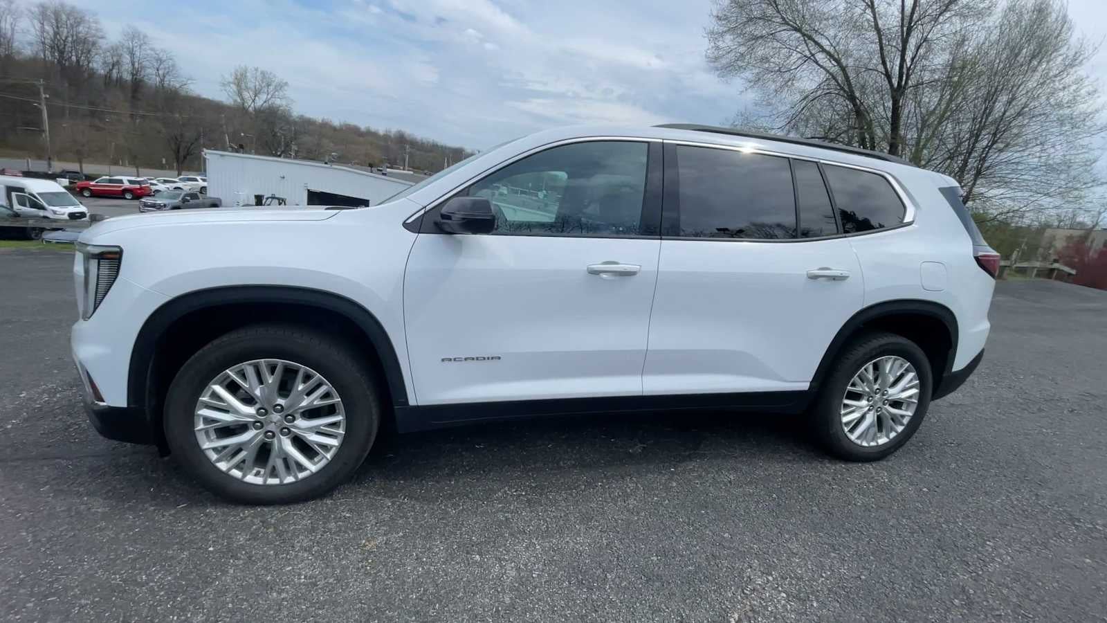 2024 GMC Acadia Elevation