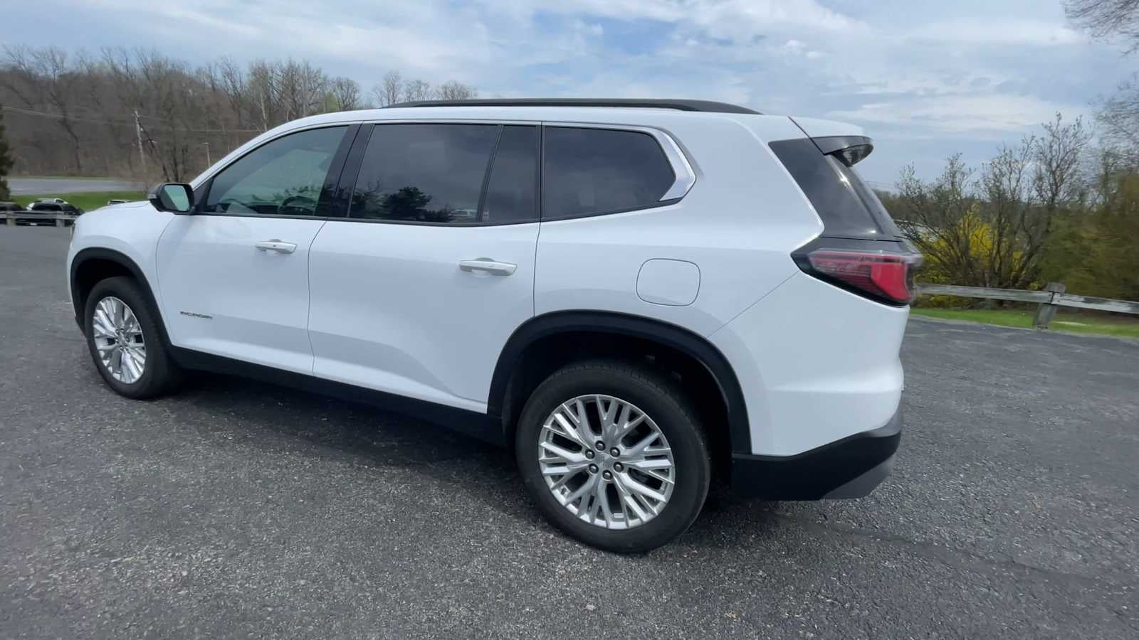 2024 GMC Acadia Elevation