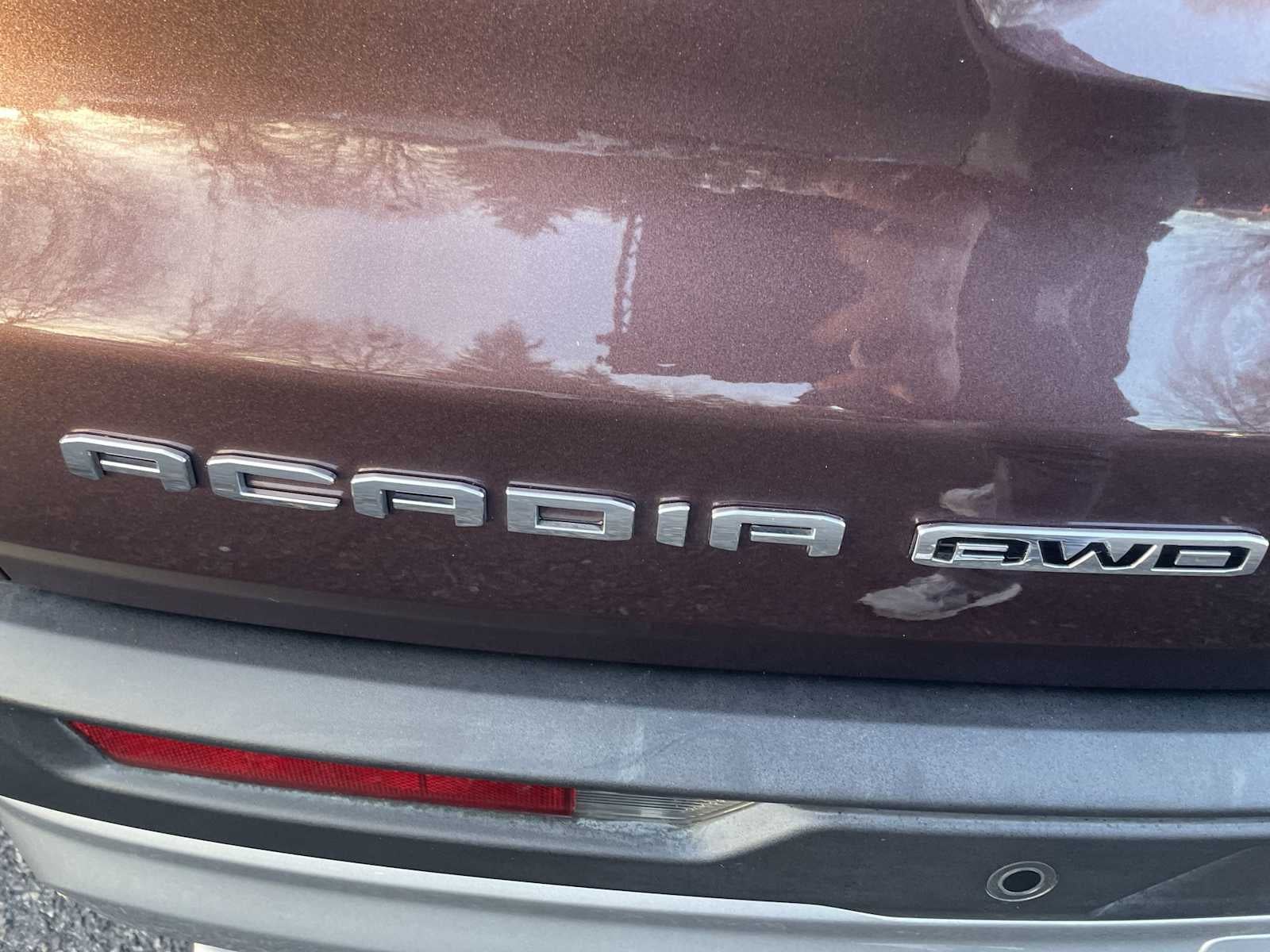 2025 GMC Acadia Elevation