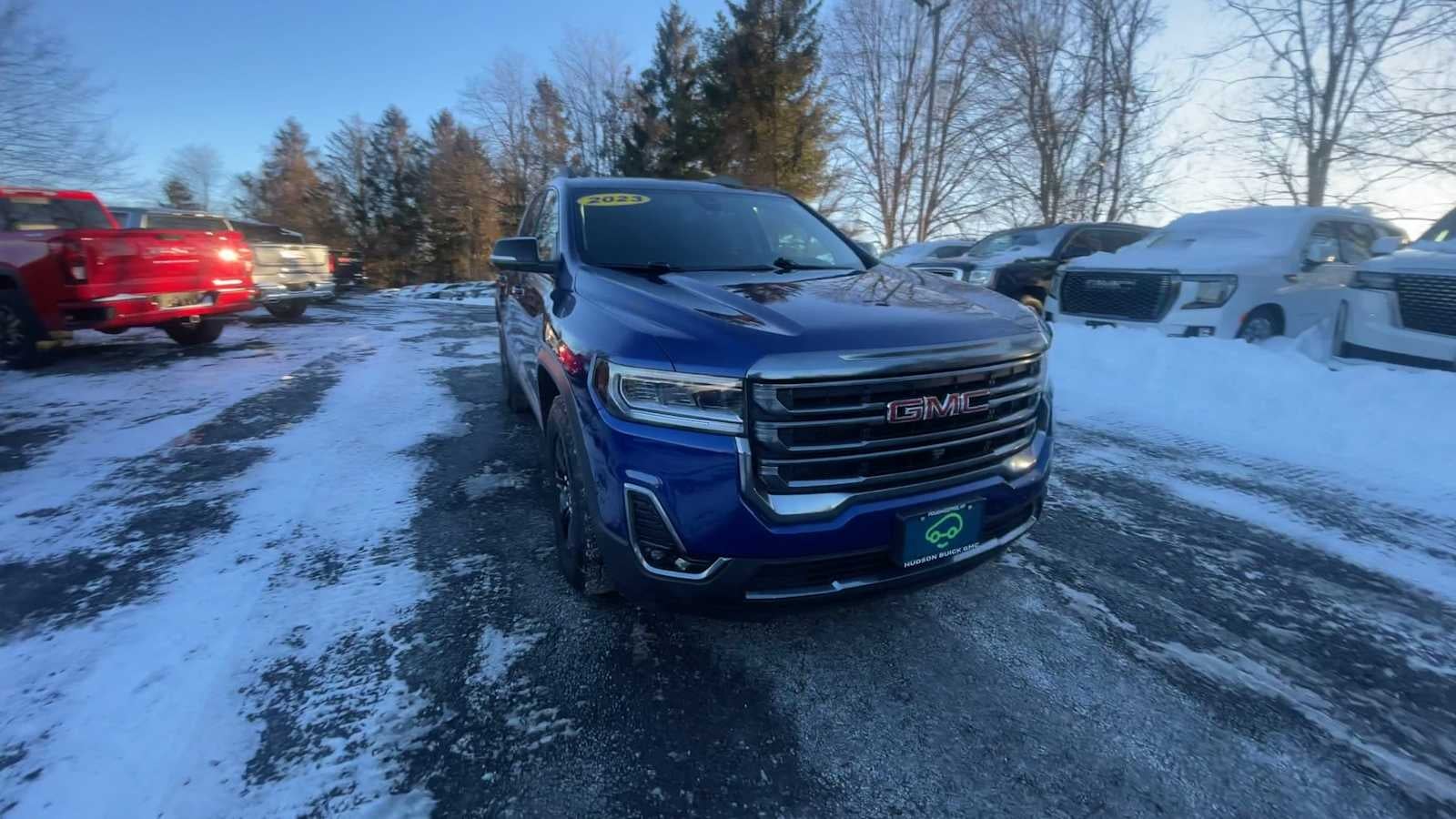 2023 GMC Acadia AT4