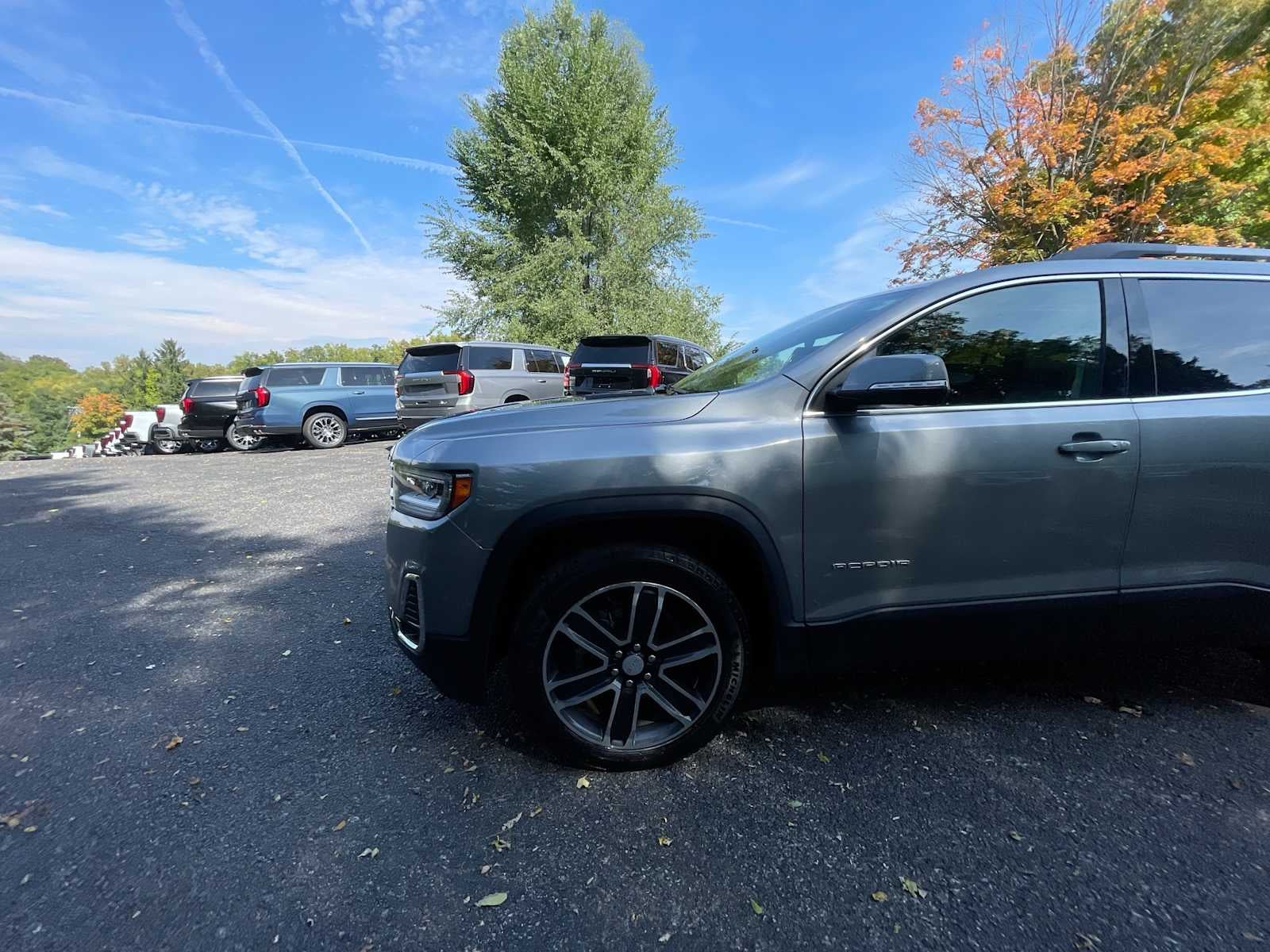 2023 GMC Acadia SLT