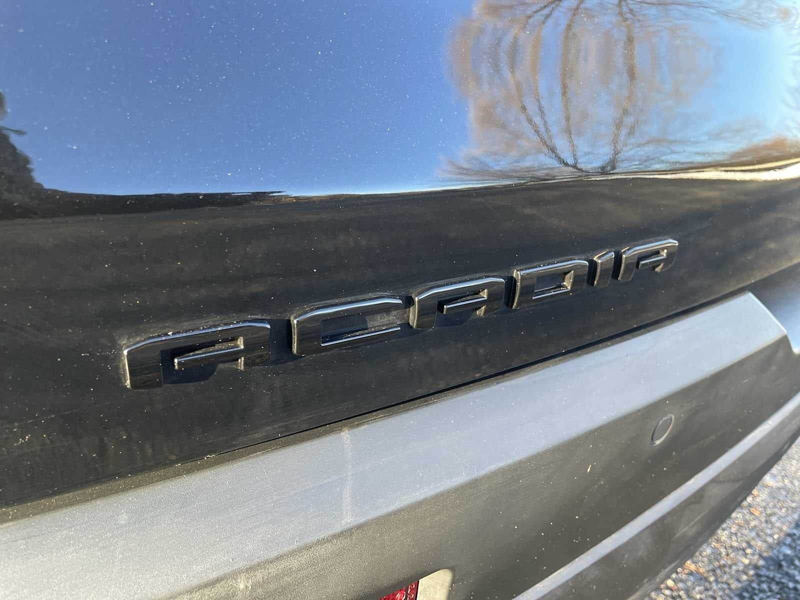 2023 GMC Acadia SLT