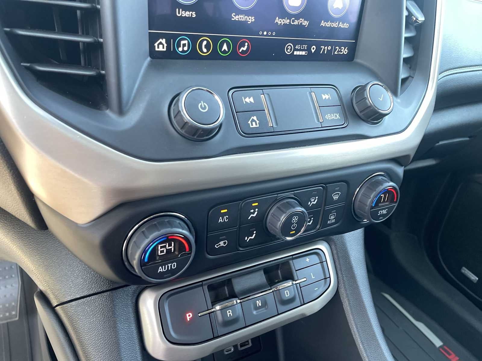 2022 GMC Acadia Denali