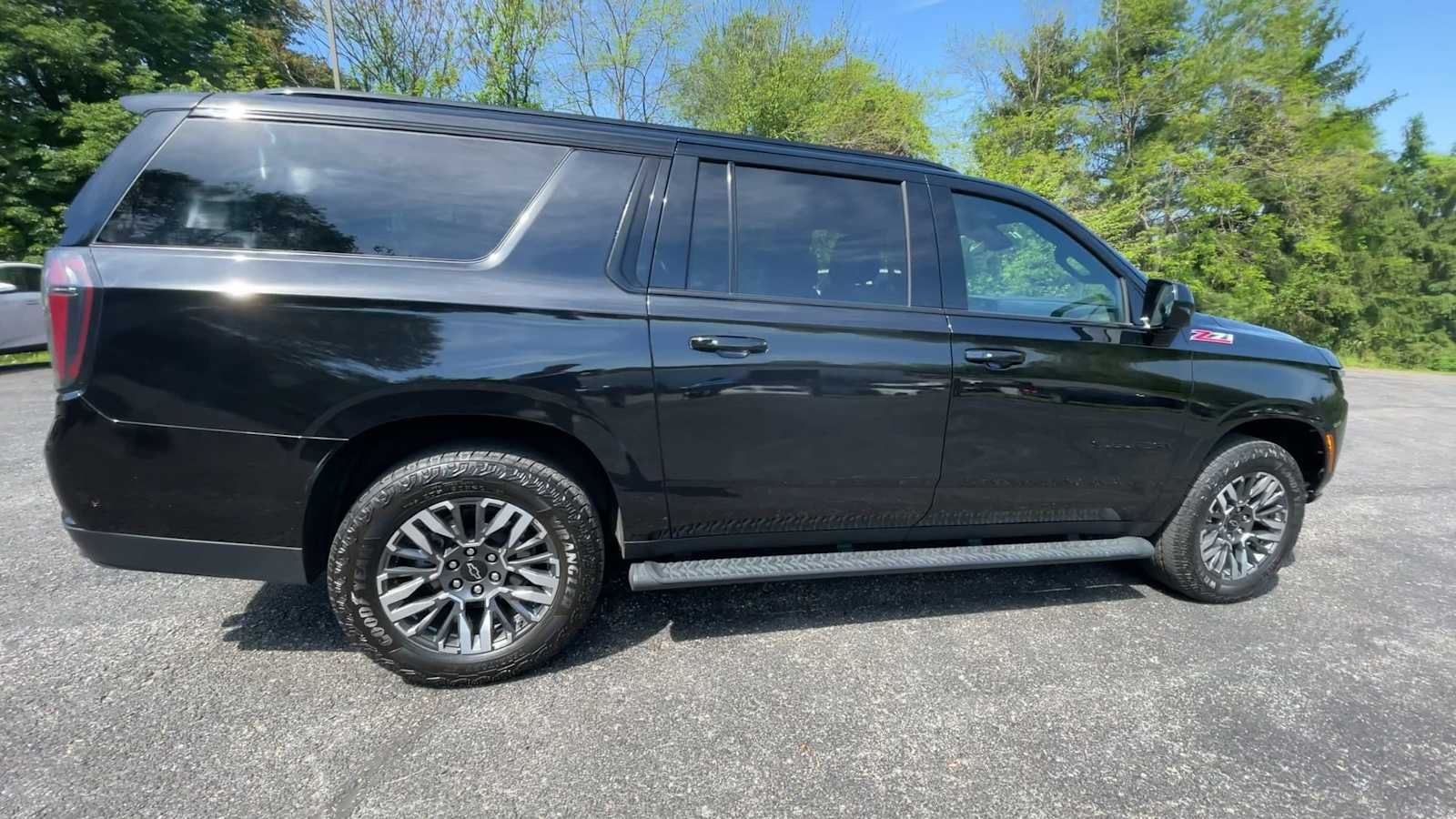 2025 Chevrolet Suburban Z71