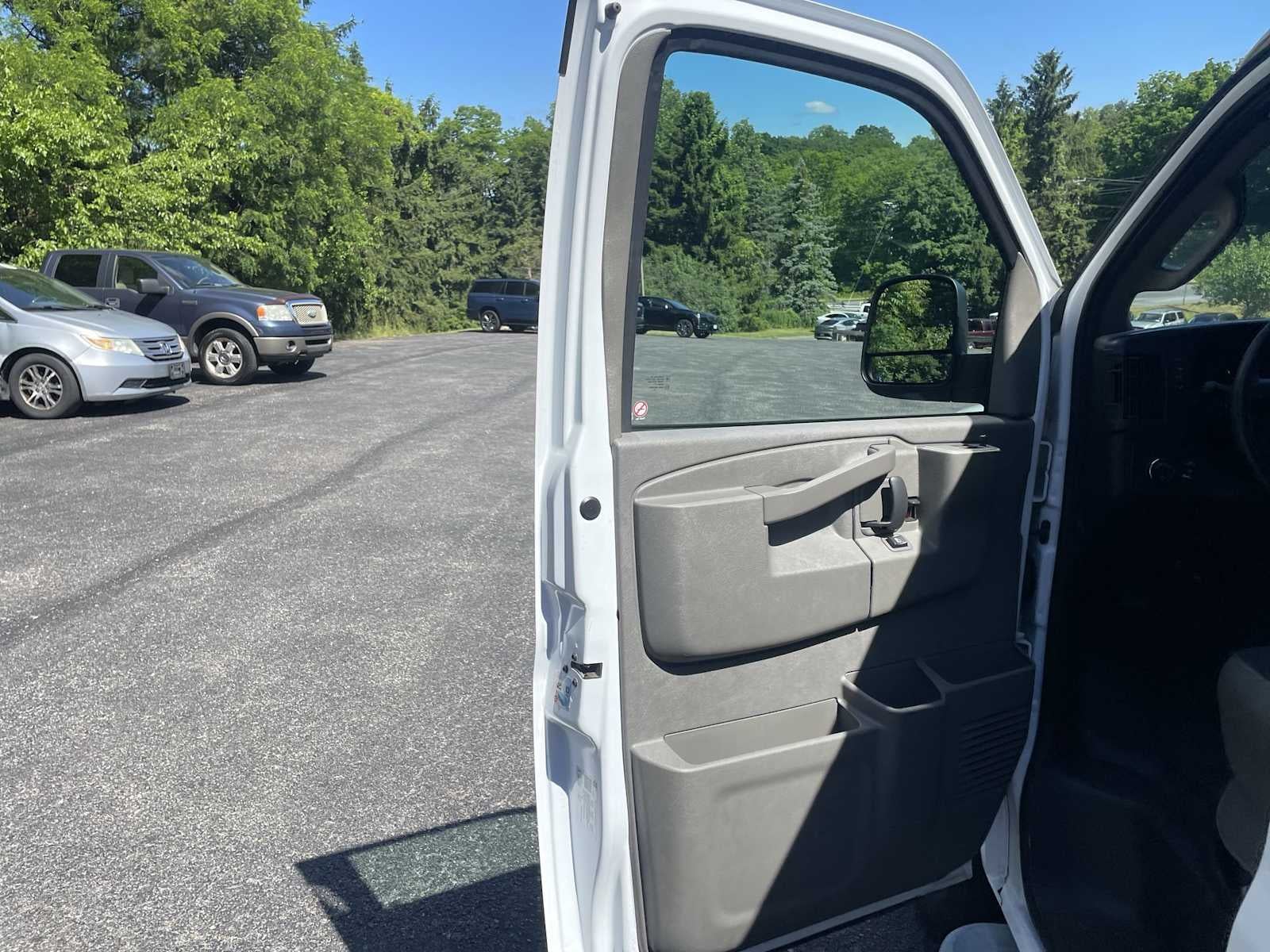 2024 GMC Savana Cargo 2500 Work Van