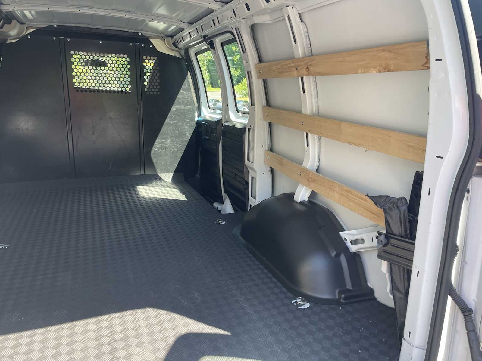2024 GMC Savana Cargo 2500 Work Van