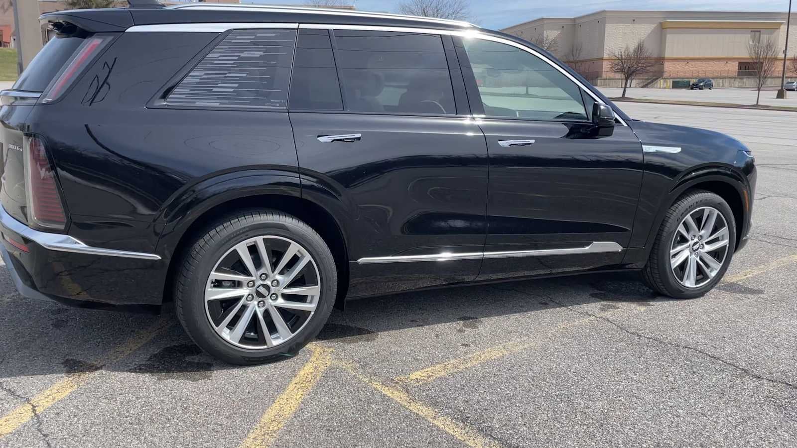 2026 Cadillac VISTIQ Luxury