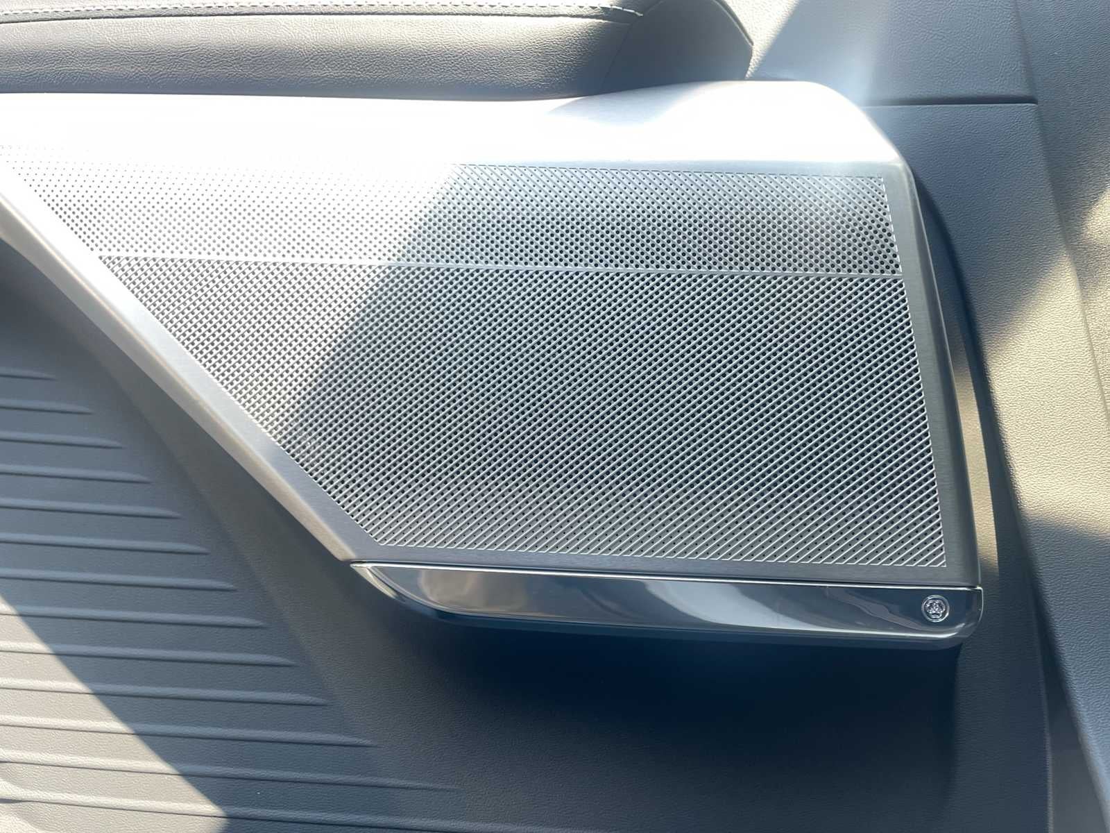 2027 Cadillac VISTIQ Sport