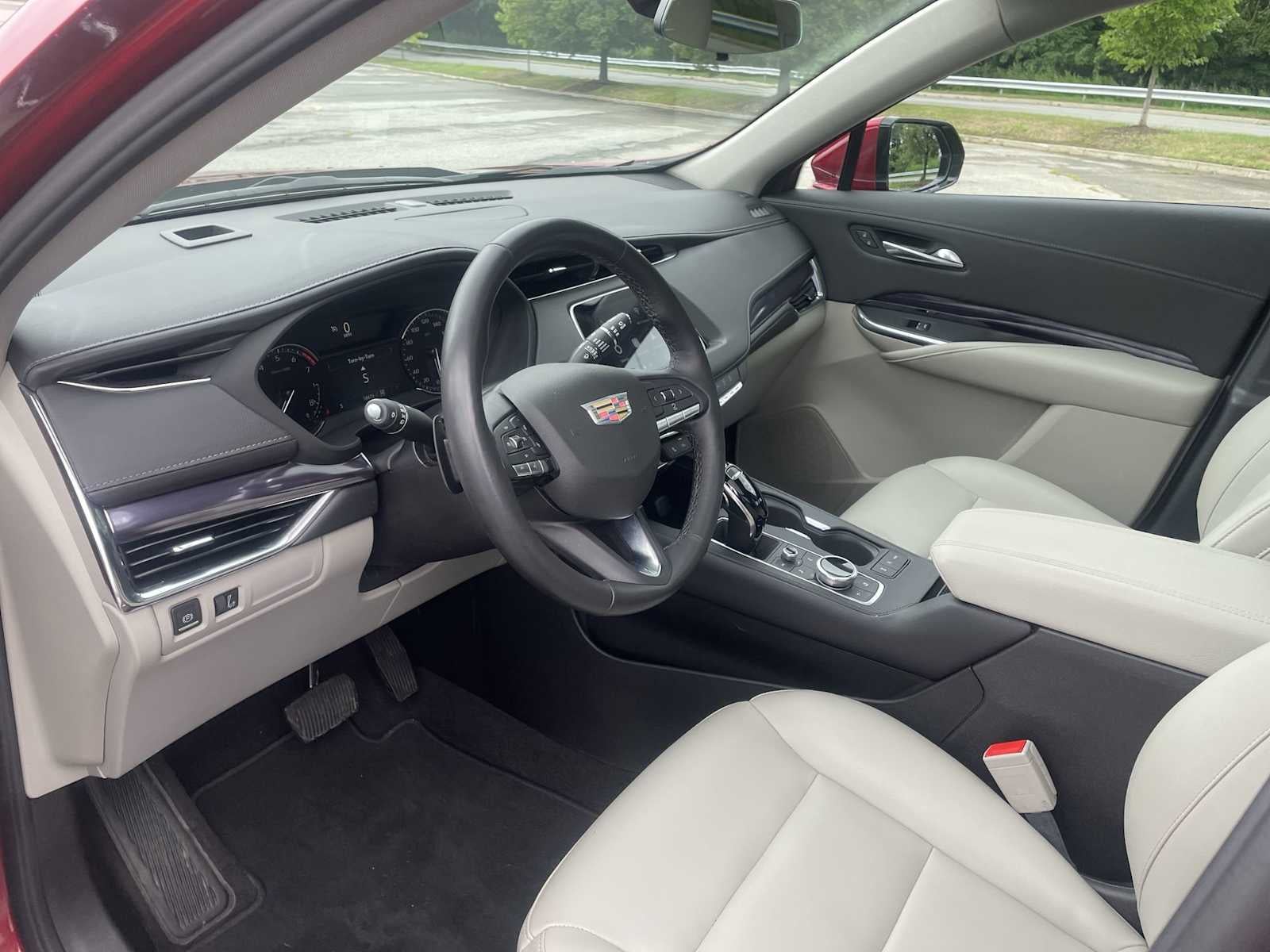 2023 Cadillac XT4 AWD Luxury