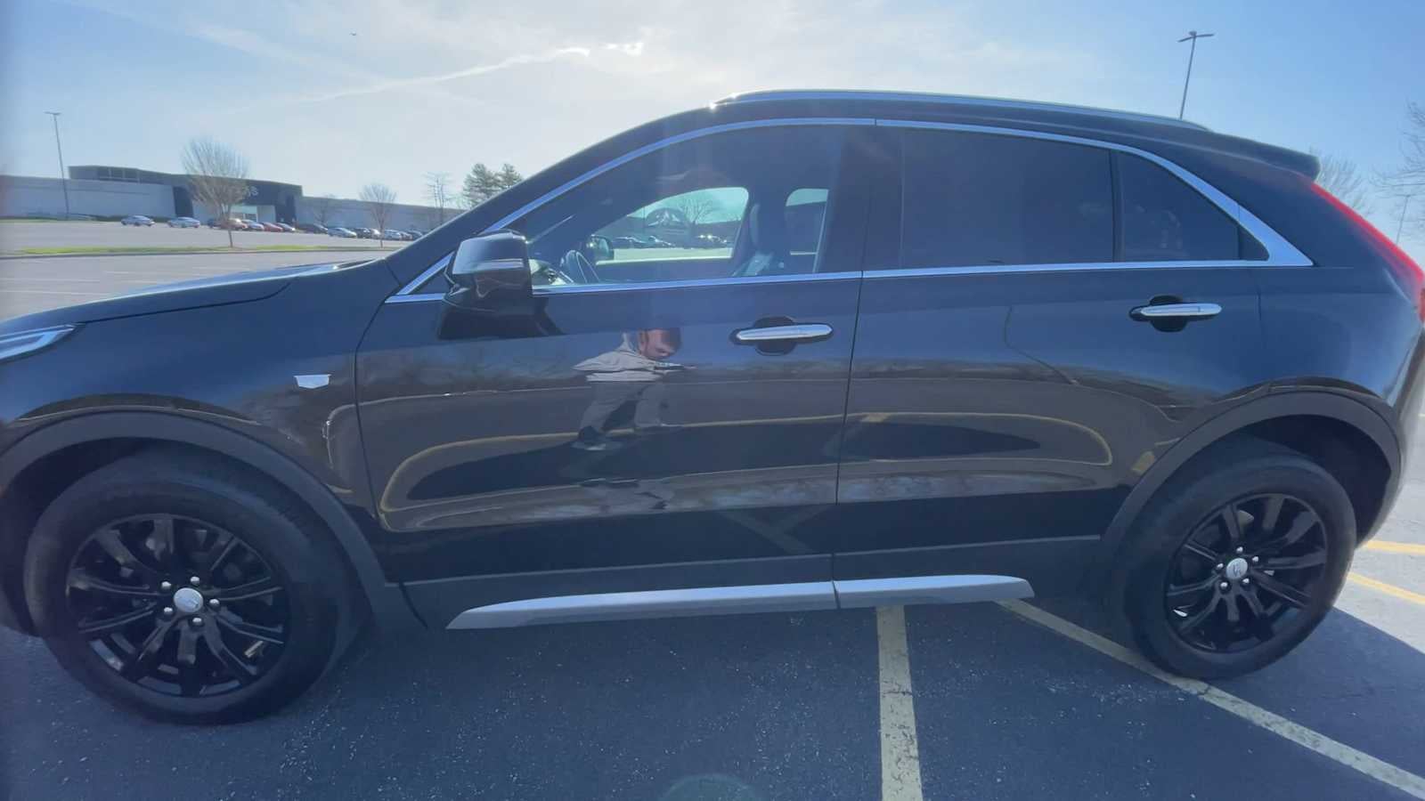 2023 Cadillac XT4 Premium Luxury