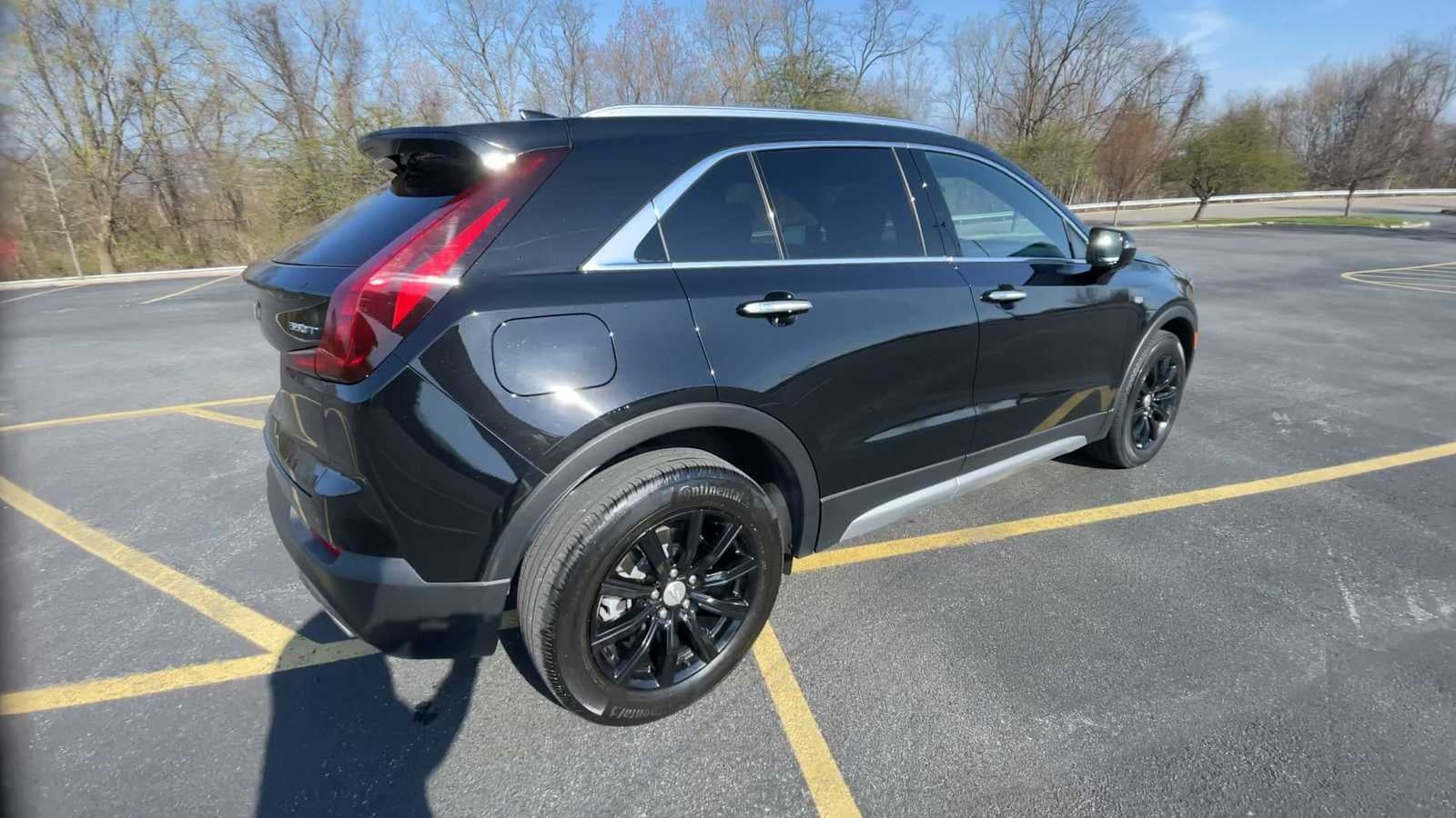 2023 Cadillac XT4 Premium Luxury