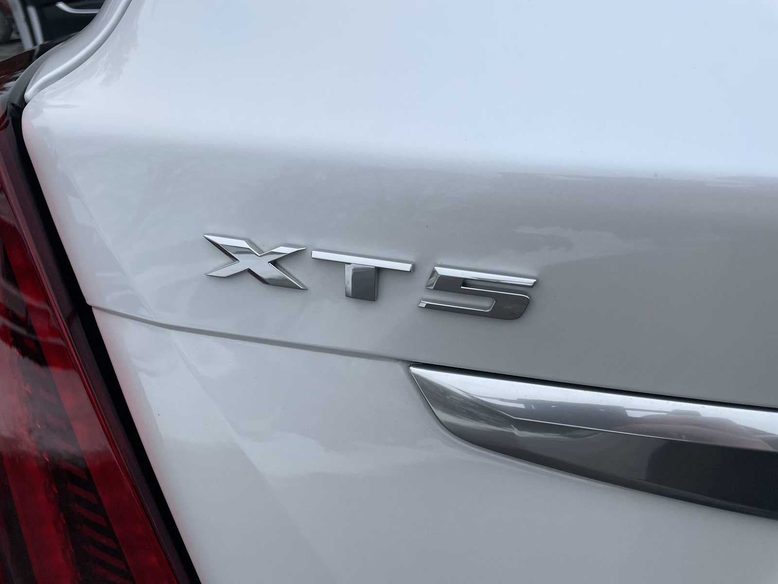 2023 Cadillac XT5 Premium Luxury