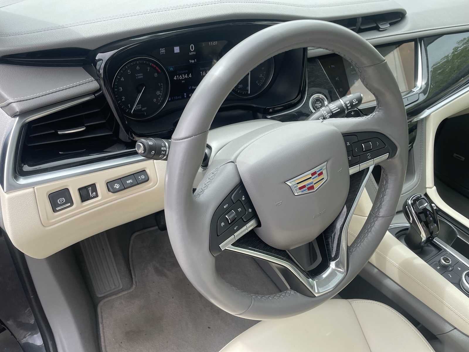 2023 Cadillac XT6 Premium Luxury