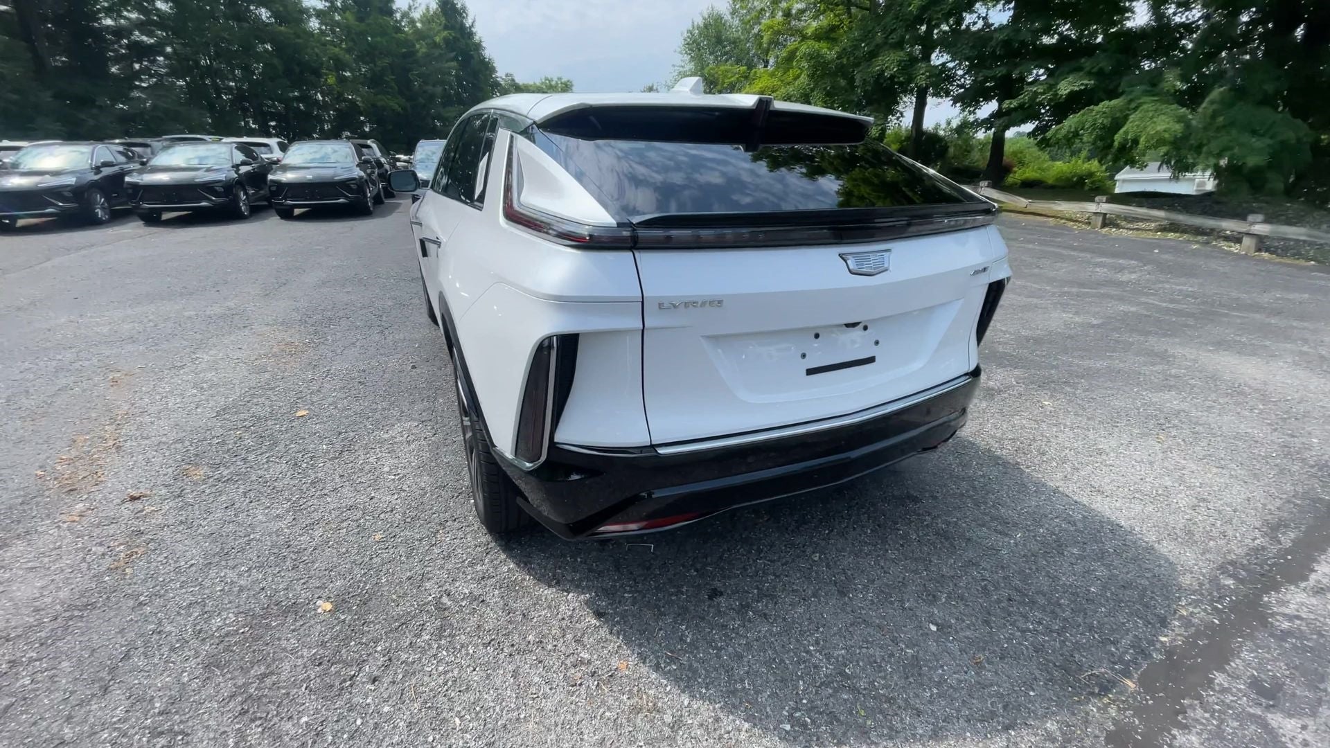 2025 Cadillac LYRIQ Luxury 1