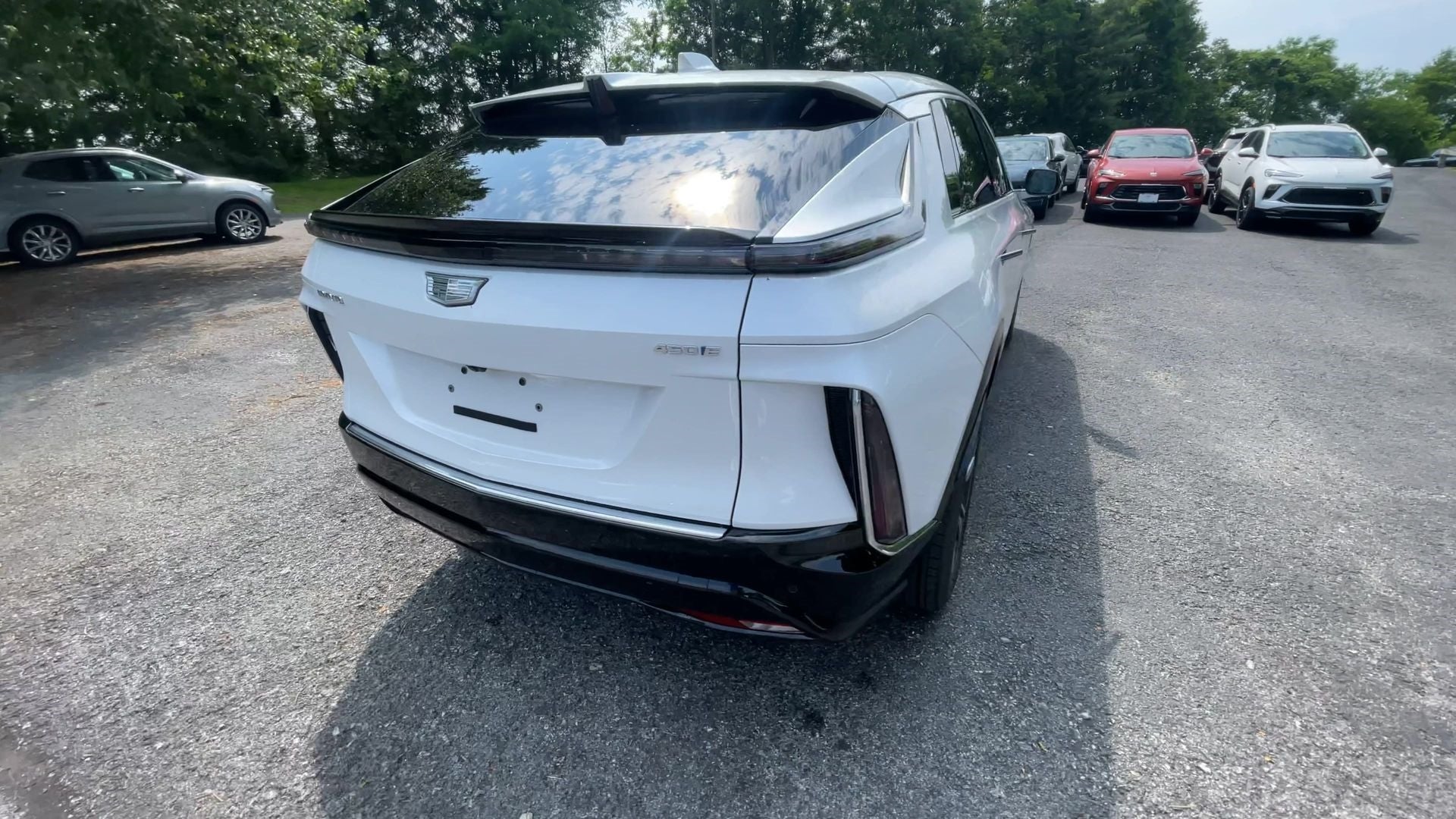 2025 Cadillac LYRIQ Luxury 1