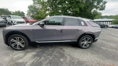 2025 Cadillac LYRIQ Luxury 1