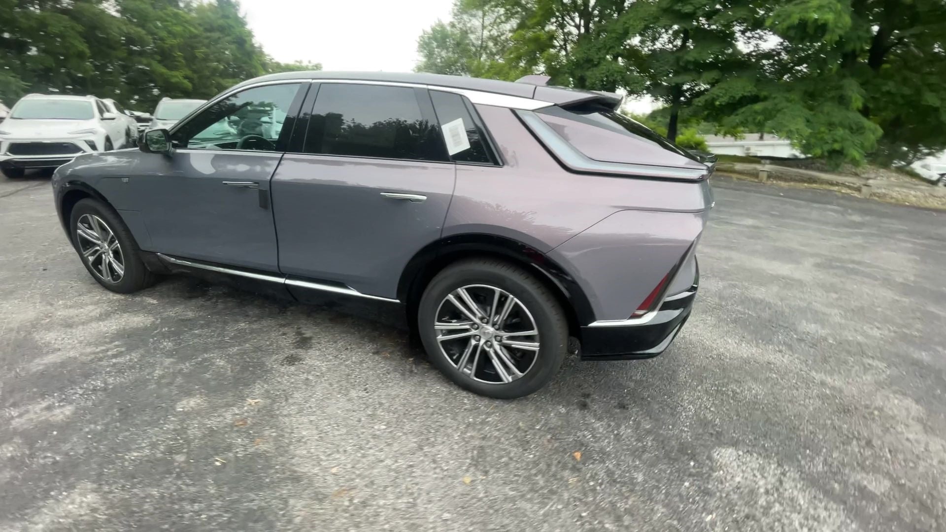 2025 Cadillac LYRIQ Luxury 1