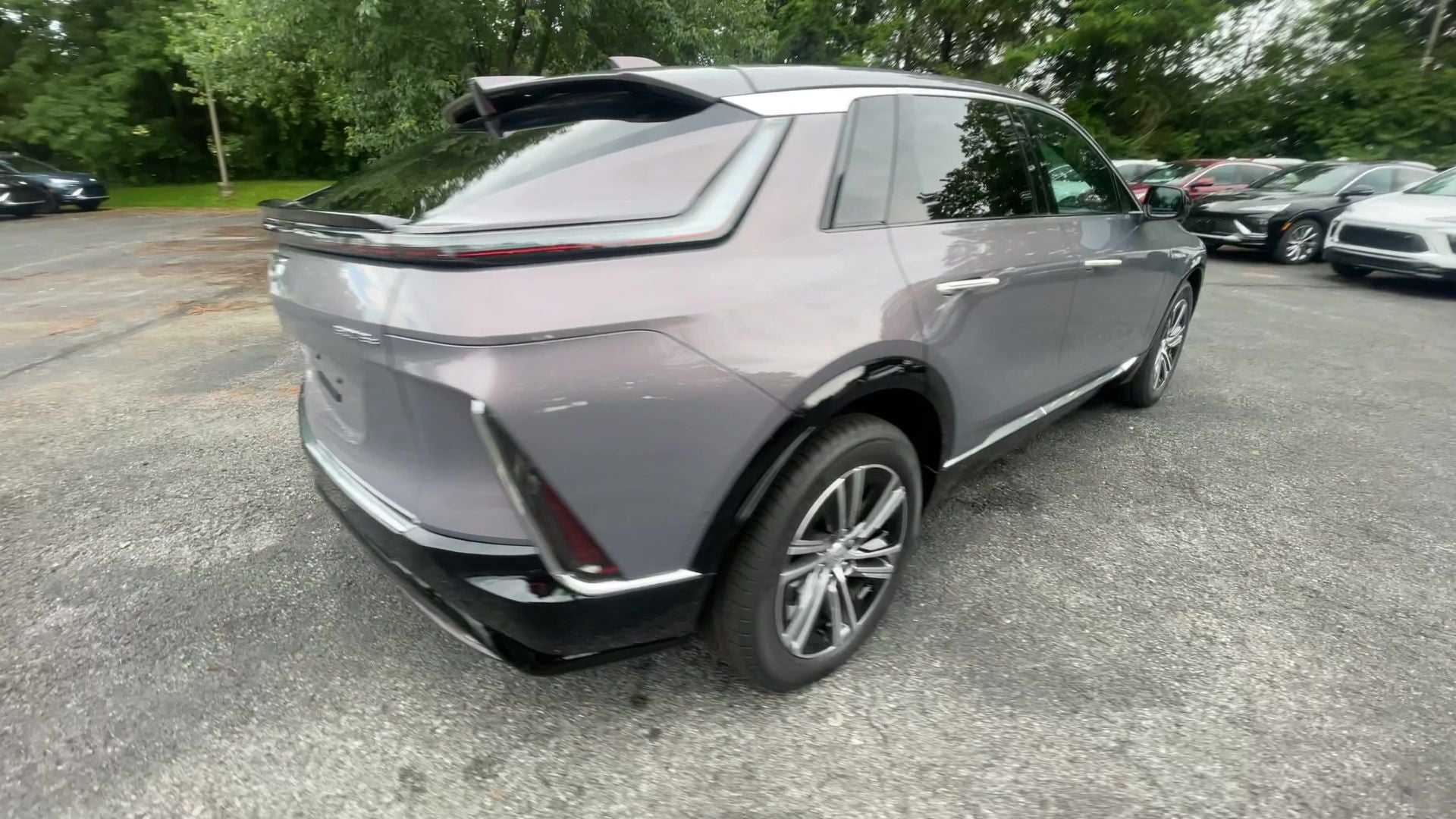 2025 Cadillac LYRIQ Luxury 1