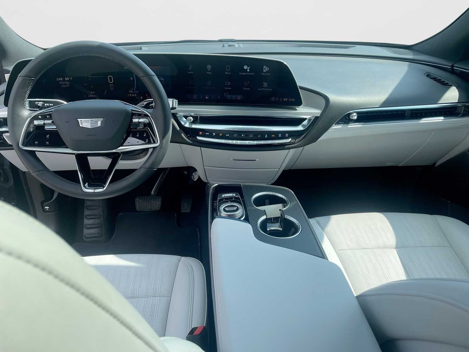 2024 Cadillac LYRIQ Luxury 1