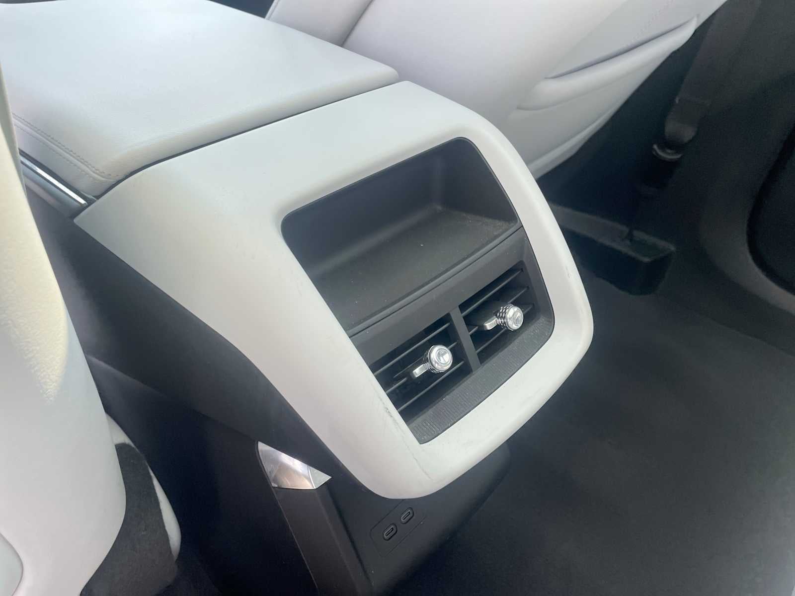 2024 Cadillac LYRIQ Luxury 1