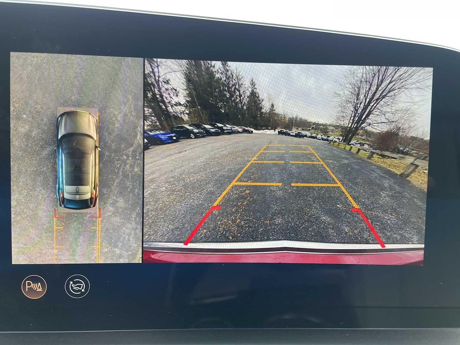 2024 Cadillac LYRIQ Luxury 1