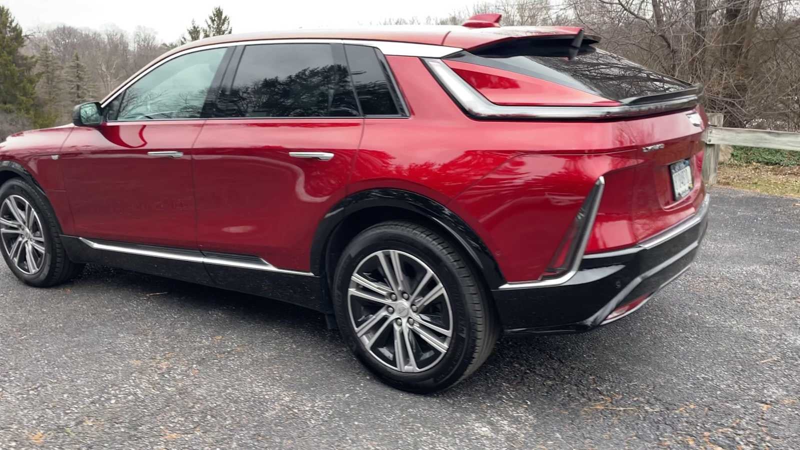 2024 Cadillac LYRIQ Luxury 1