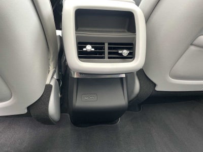 2024 Cadillac LYRIQ Luxury 1