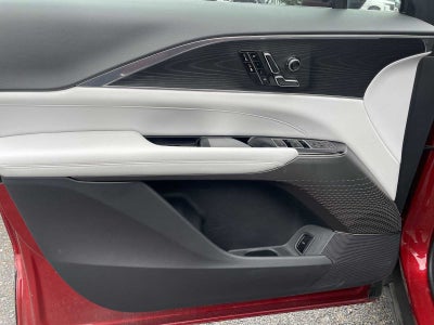 2024 Cadillac LYRIQ Luxury 1