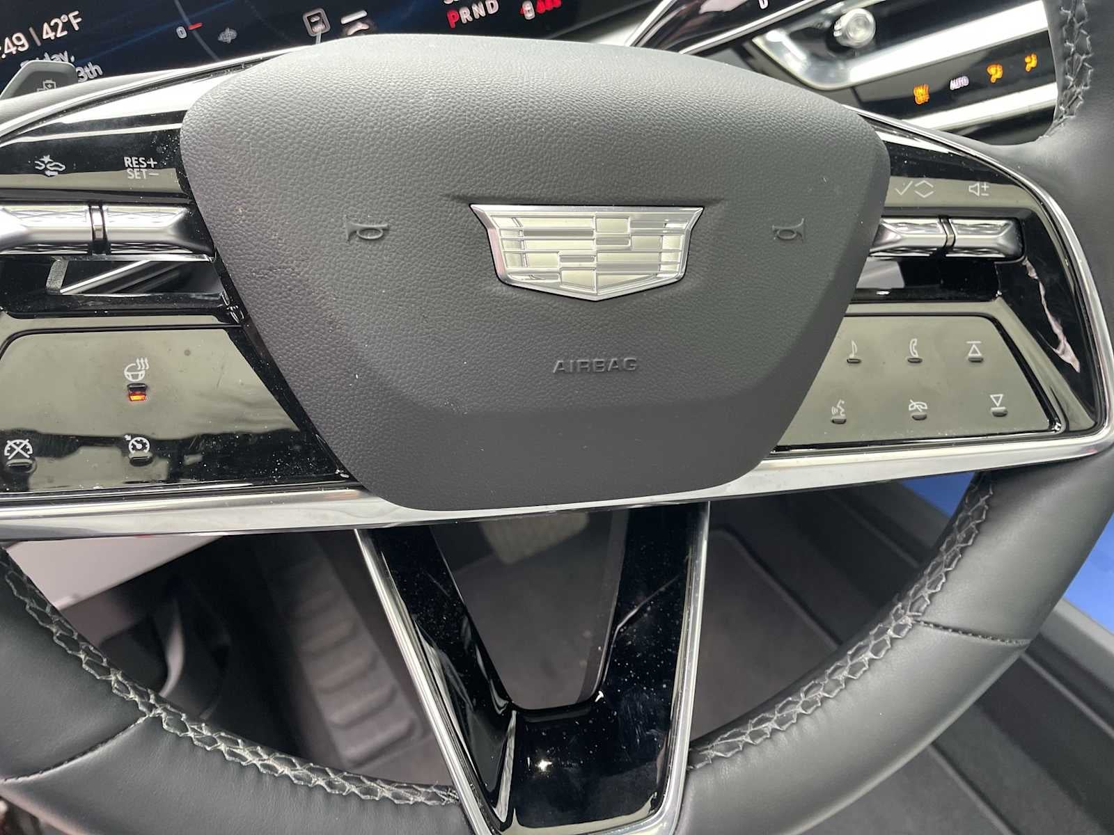 2024 Cadillac LYRIQ Luxury 1