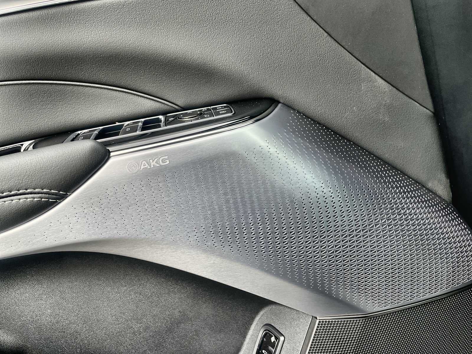2027 Cadillac LYRIQ Premium Luxury