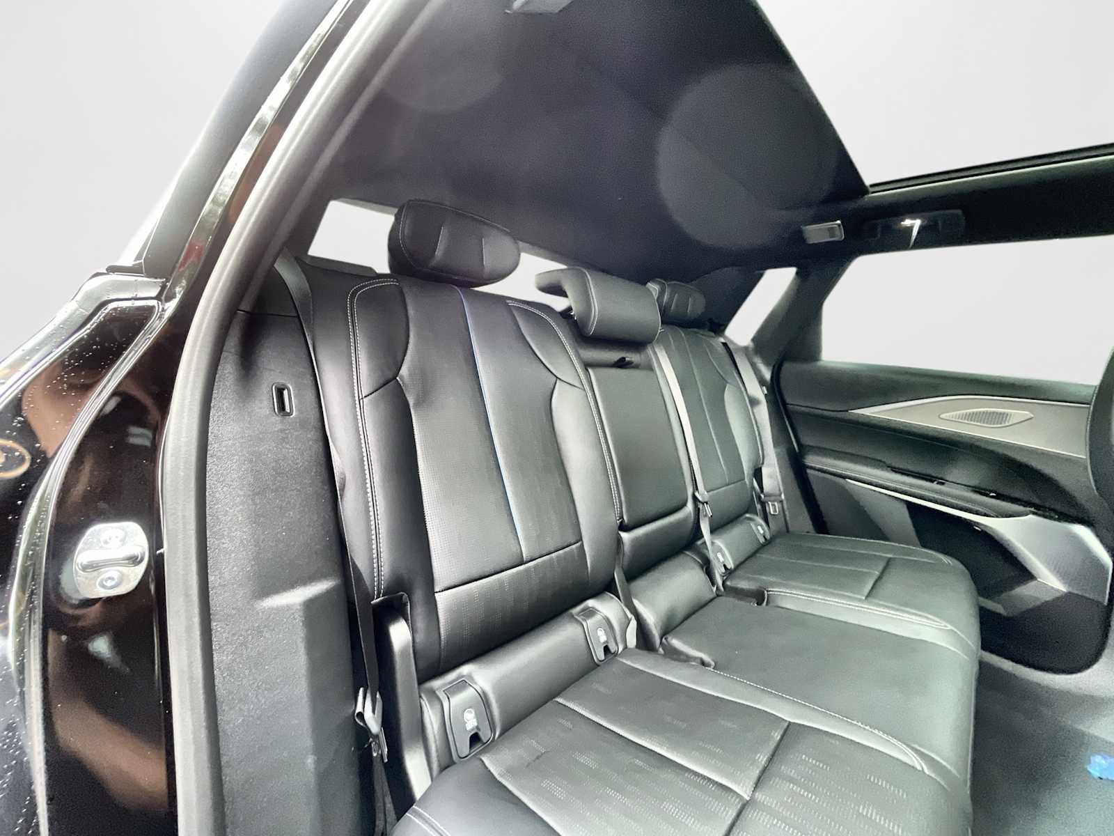 2027 Cadillac LYRIQ Premium Luxury