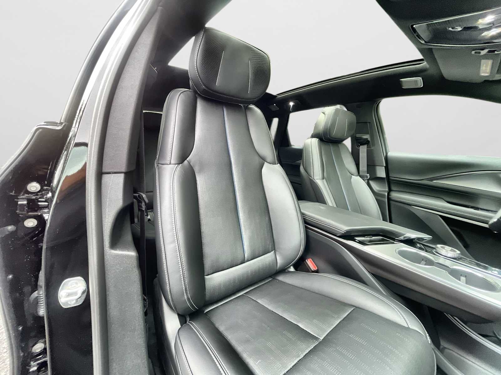 2027 Cadillac LYRIQ Premium Luxury