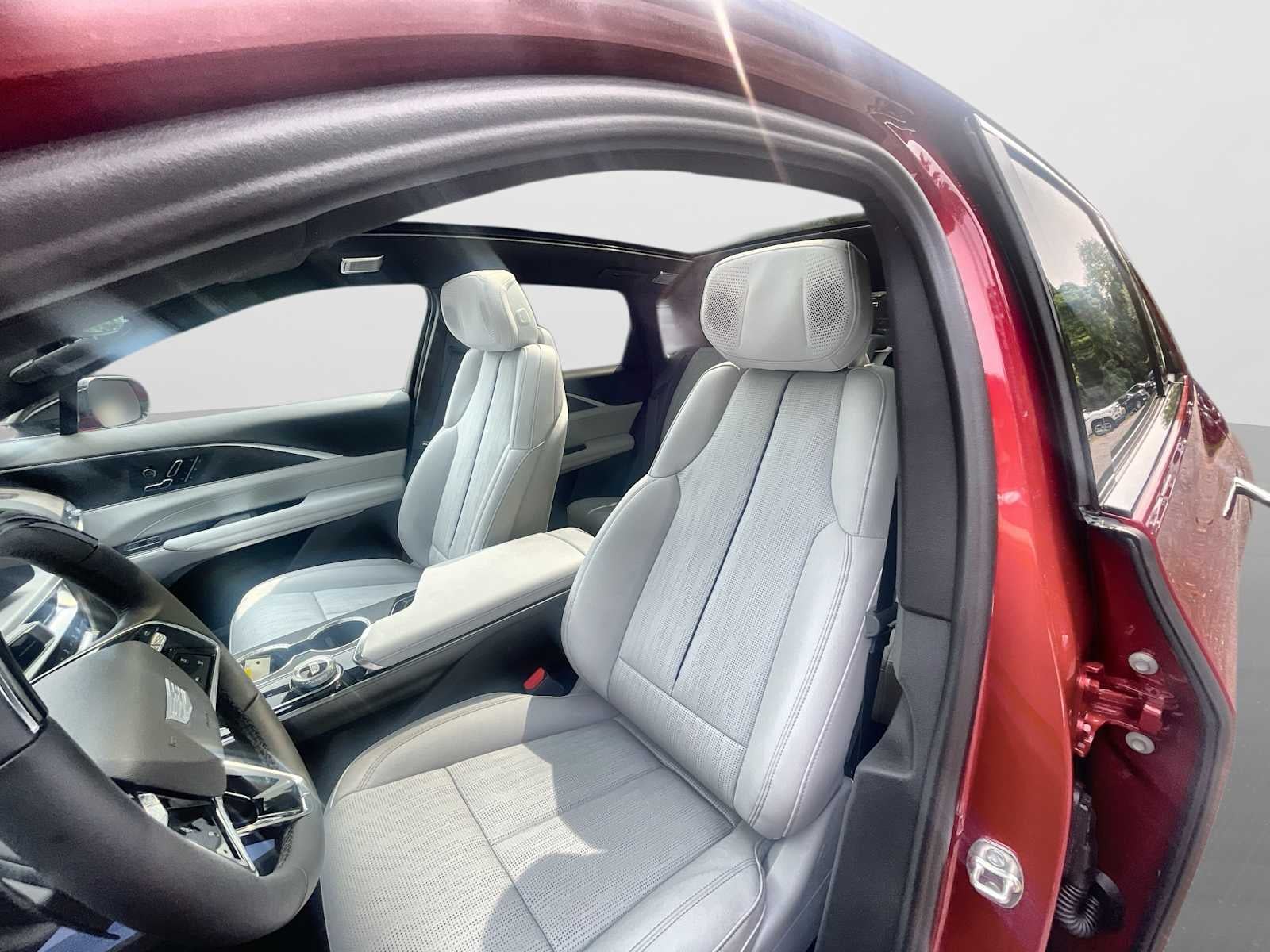 2026 Cadillac LYRIQ Premium Luxury