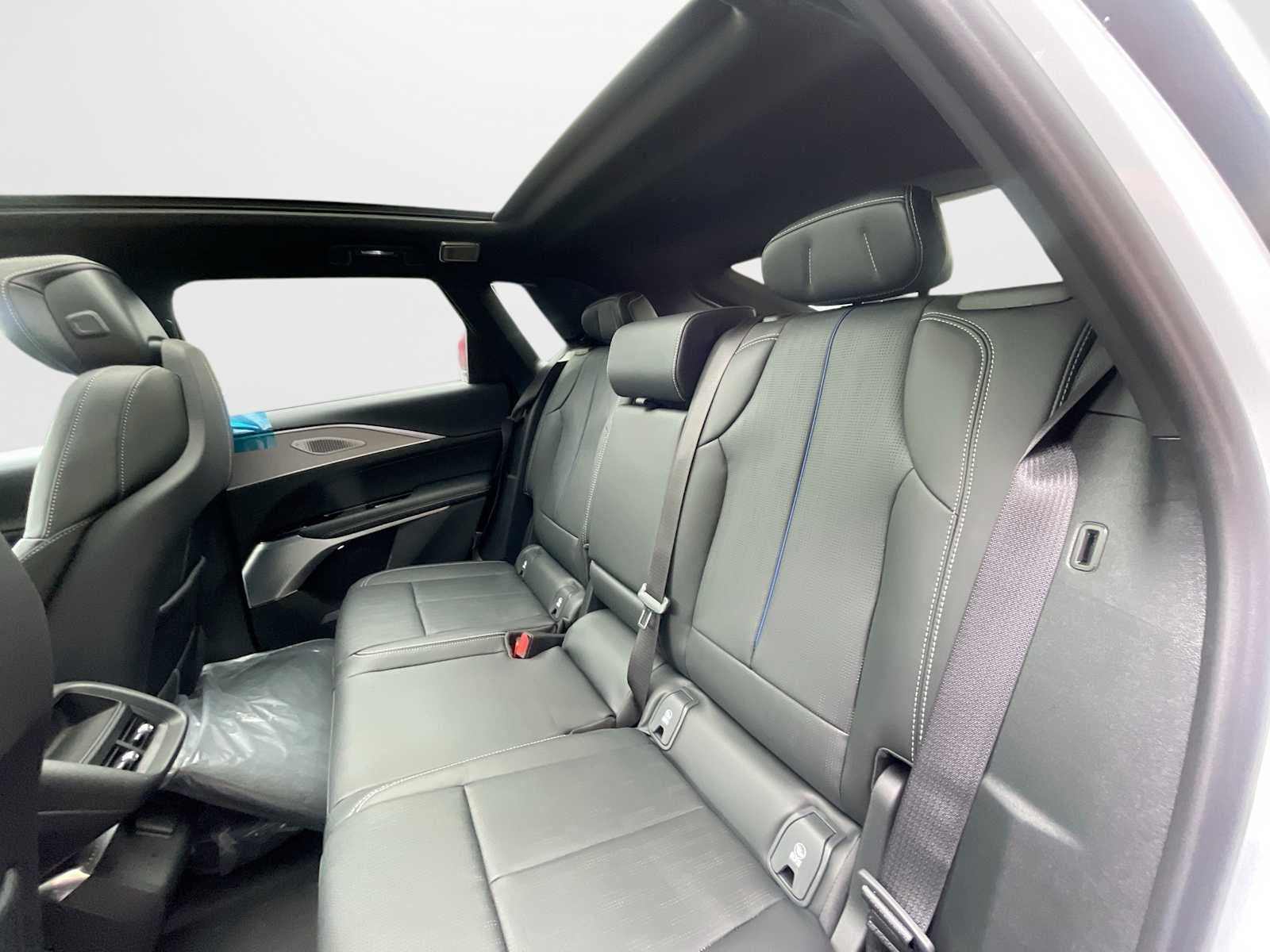2027 Cadillac LYRIQ Premium Luxury