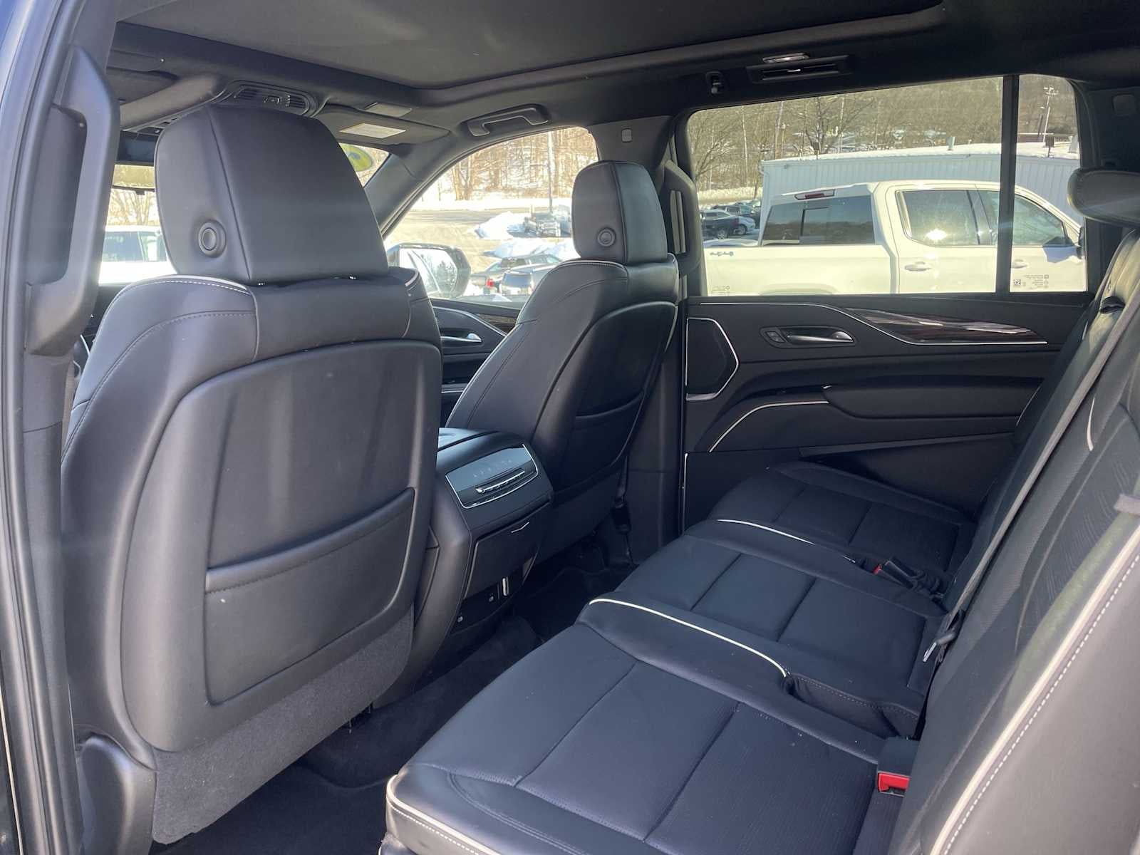 2023 Cadillac Escalade ESV Premium Luxury