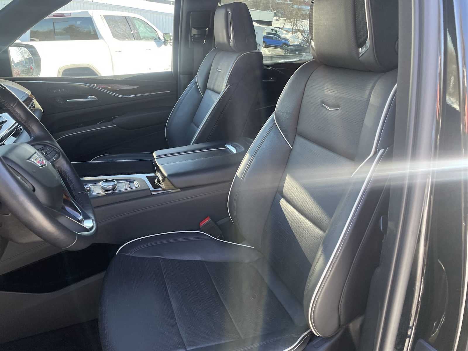 2023 Cadillac Escalade ESV Premium Luxury