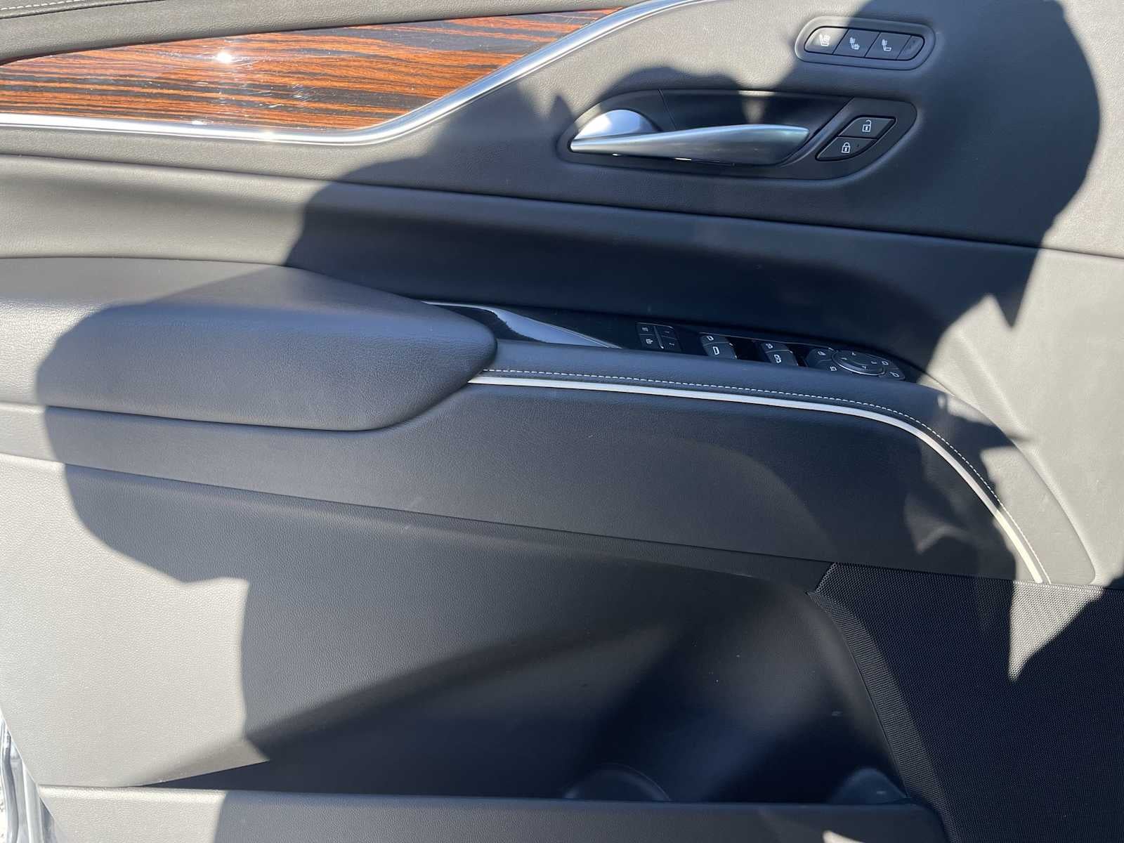 2023 Cadillac Escalade ESV Premium Luxury