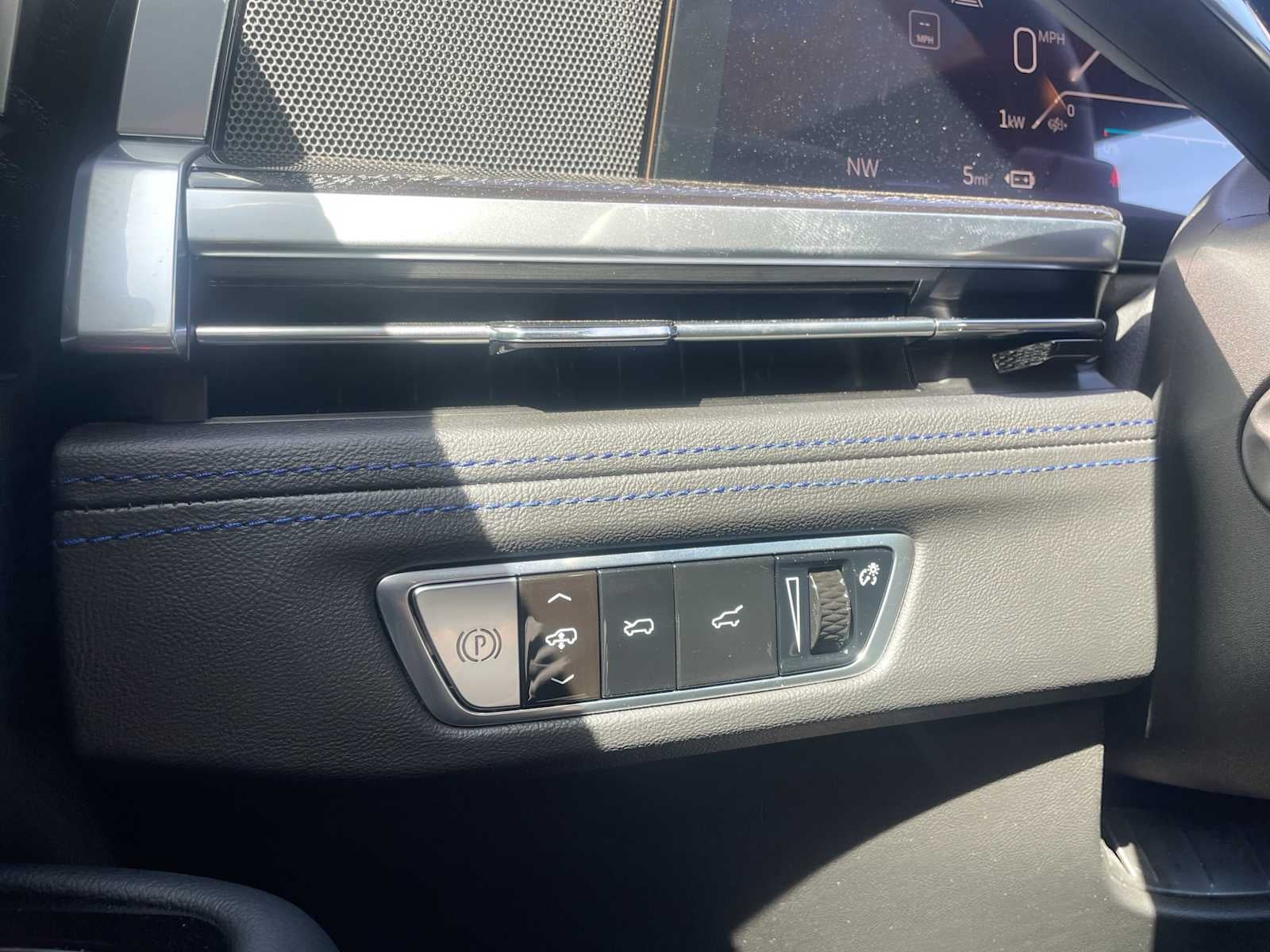 2026 Cadillac ESCALADE IQ Sport