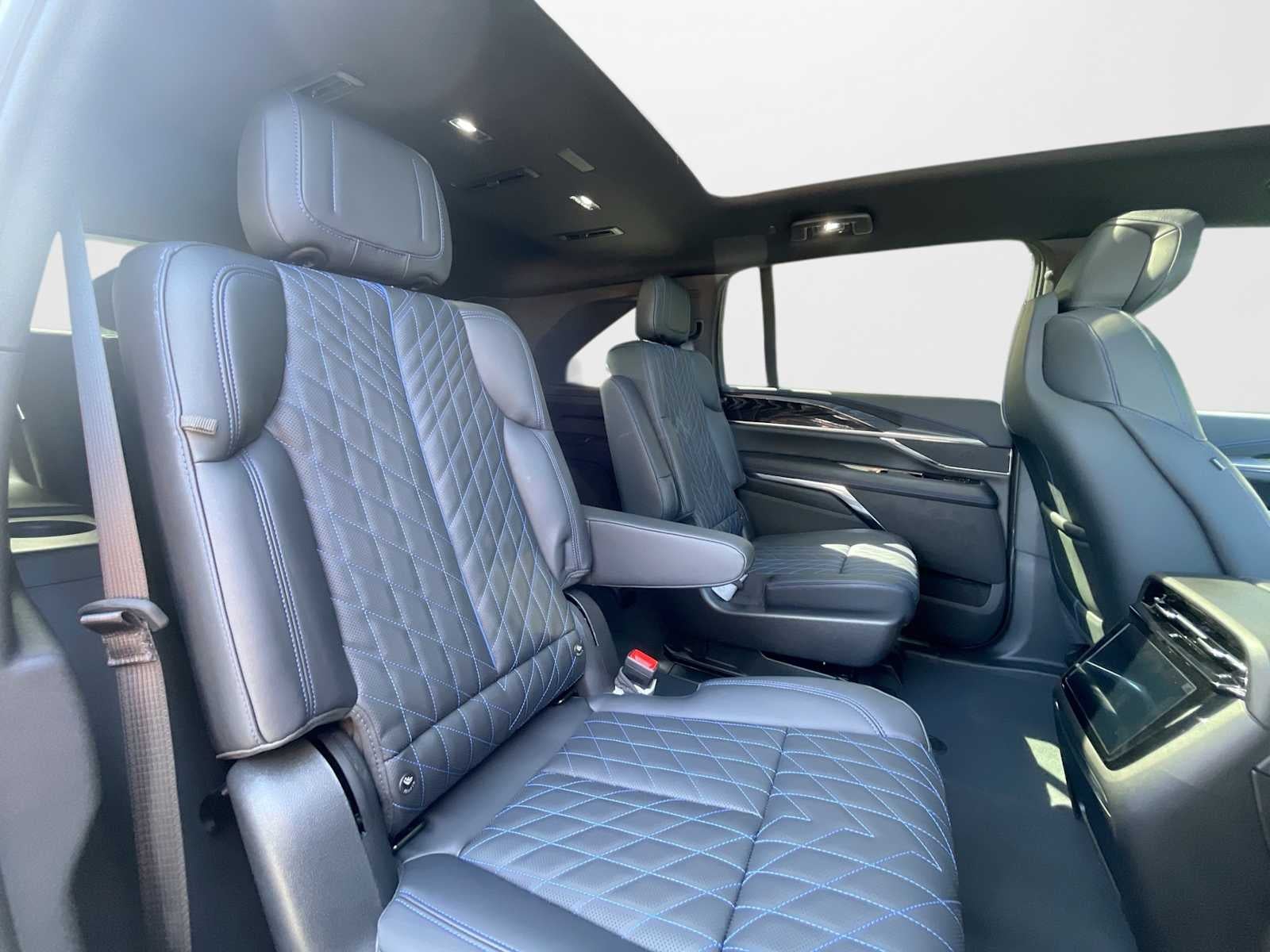 2026 Cadillac ESCALADE IQ Sport