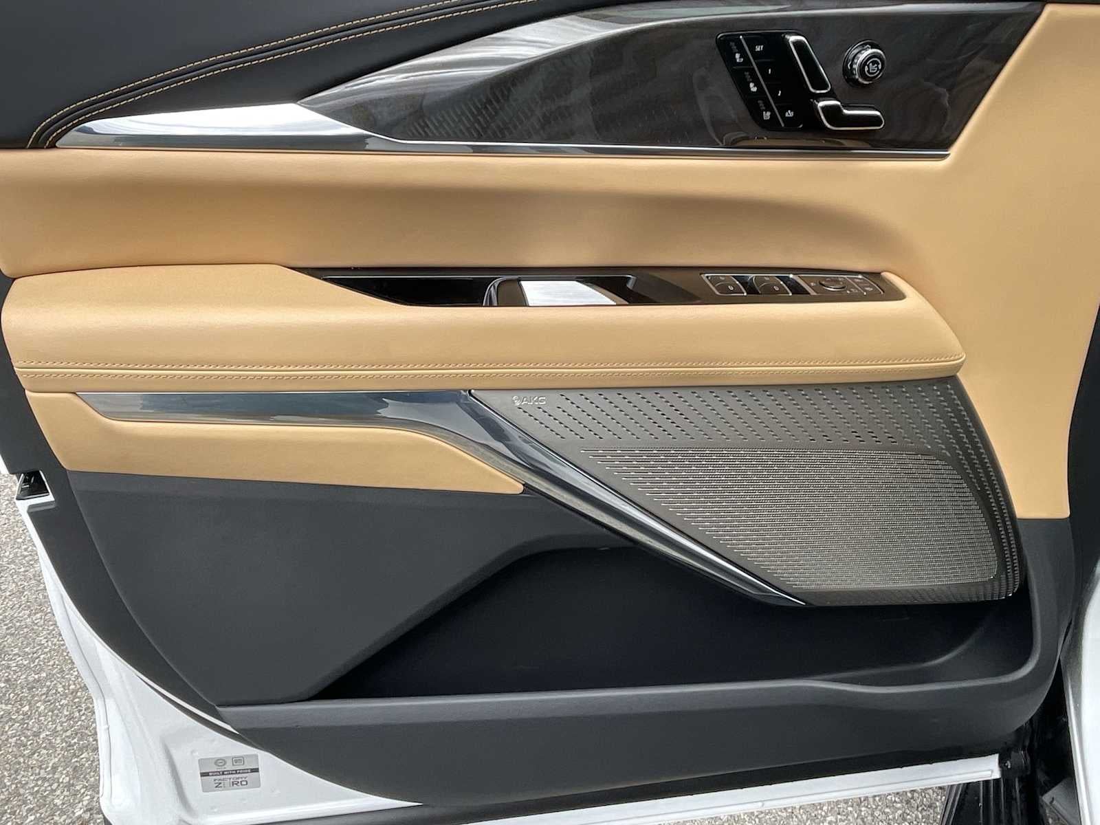 2025 Cadillac ESCALADE IQ Sport 2