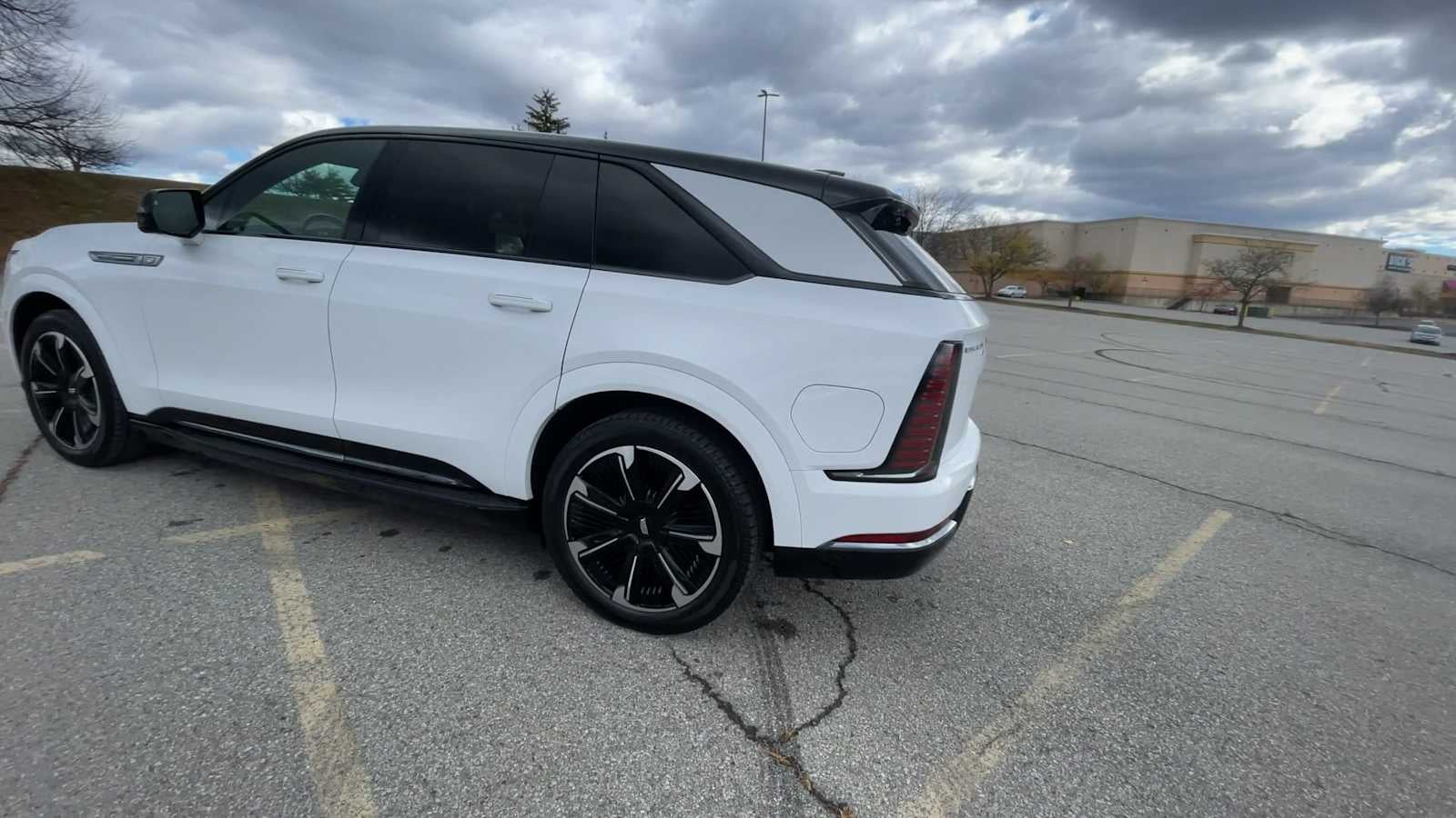 2025 Cadillac ESCALADE IQ Sport 2