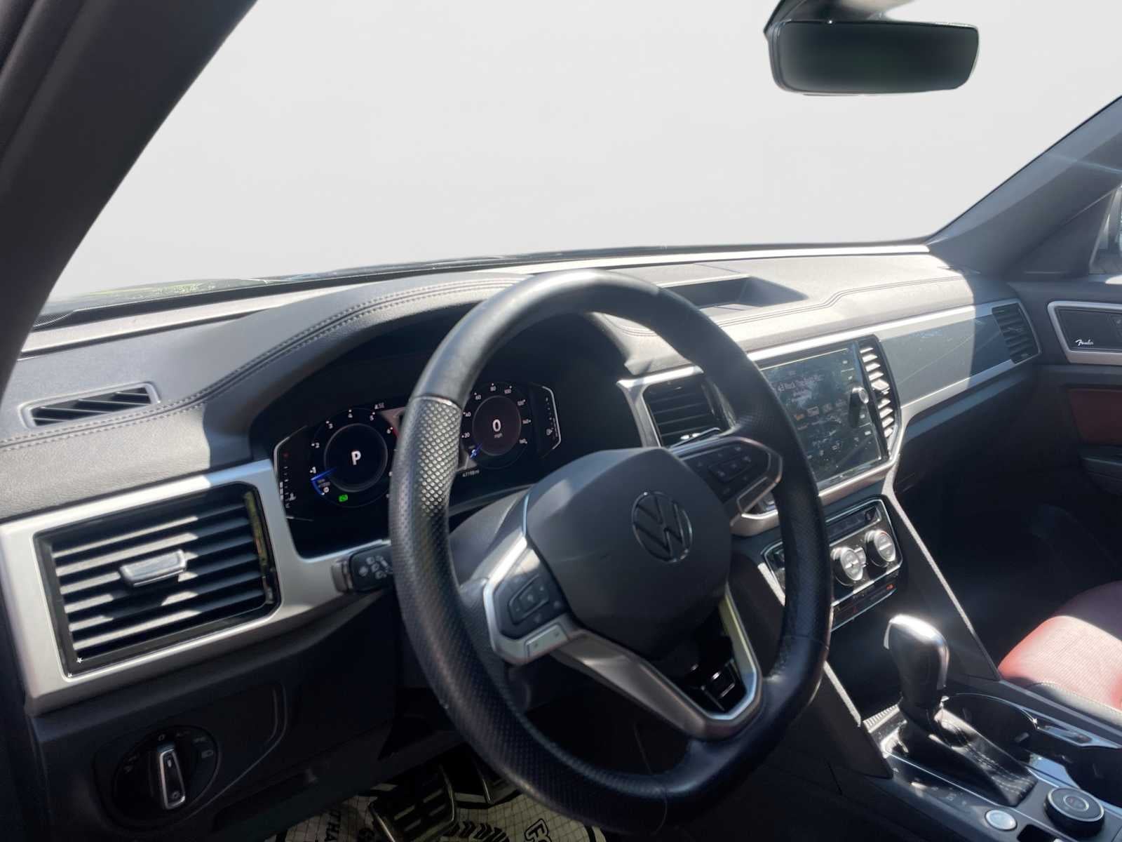 2022 Volkswagen Atlas Cross Sport 3.6L V6 SEL Premium R-Line