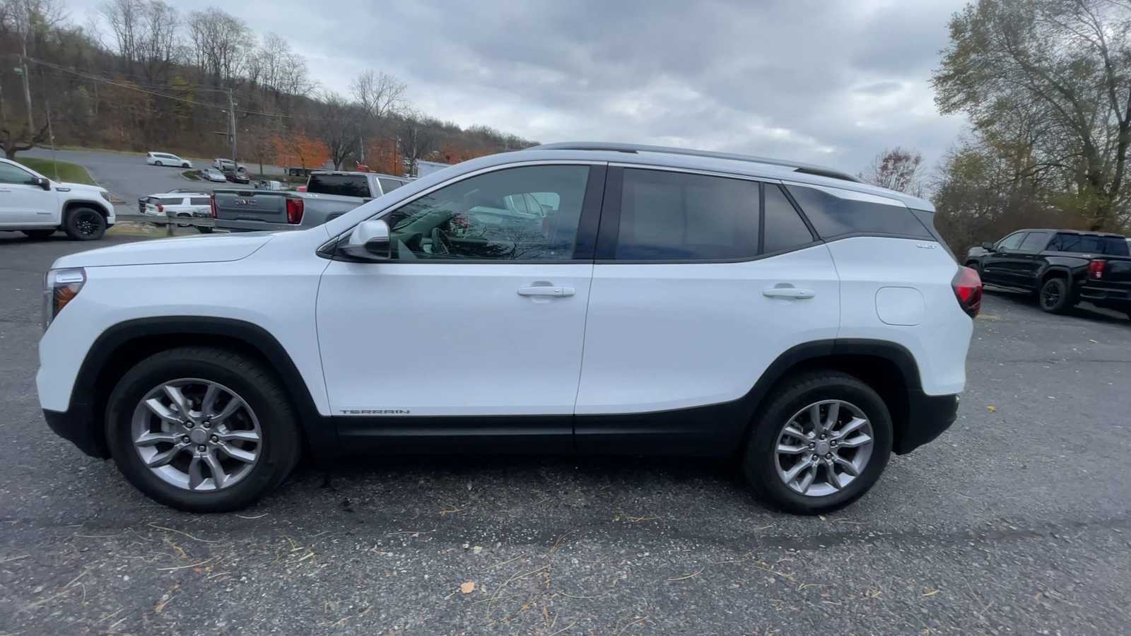 2024 GMC Terrain SLT