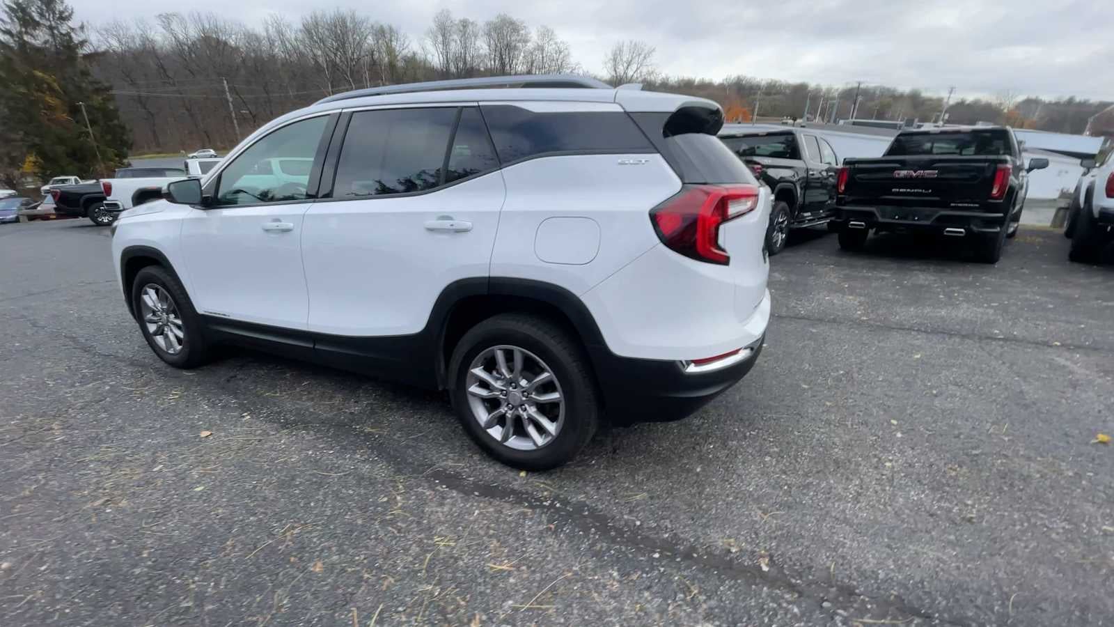 2024 GMC Terrain SLT