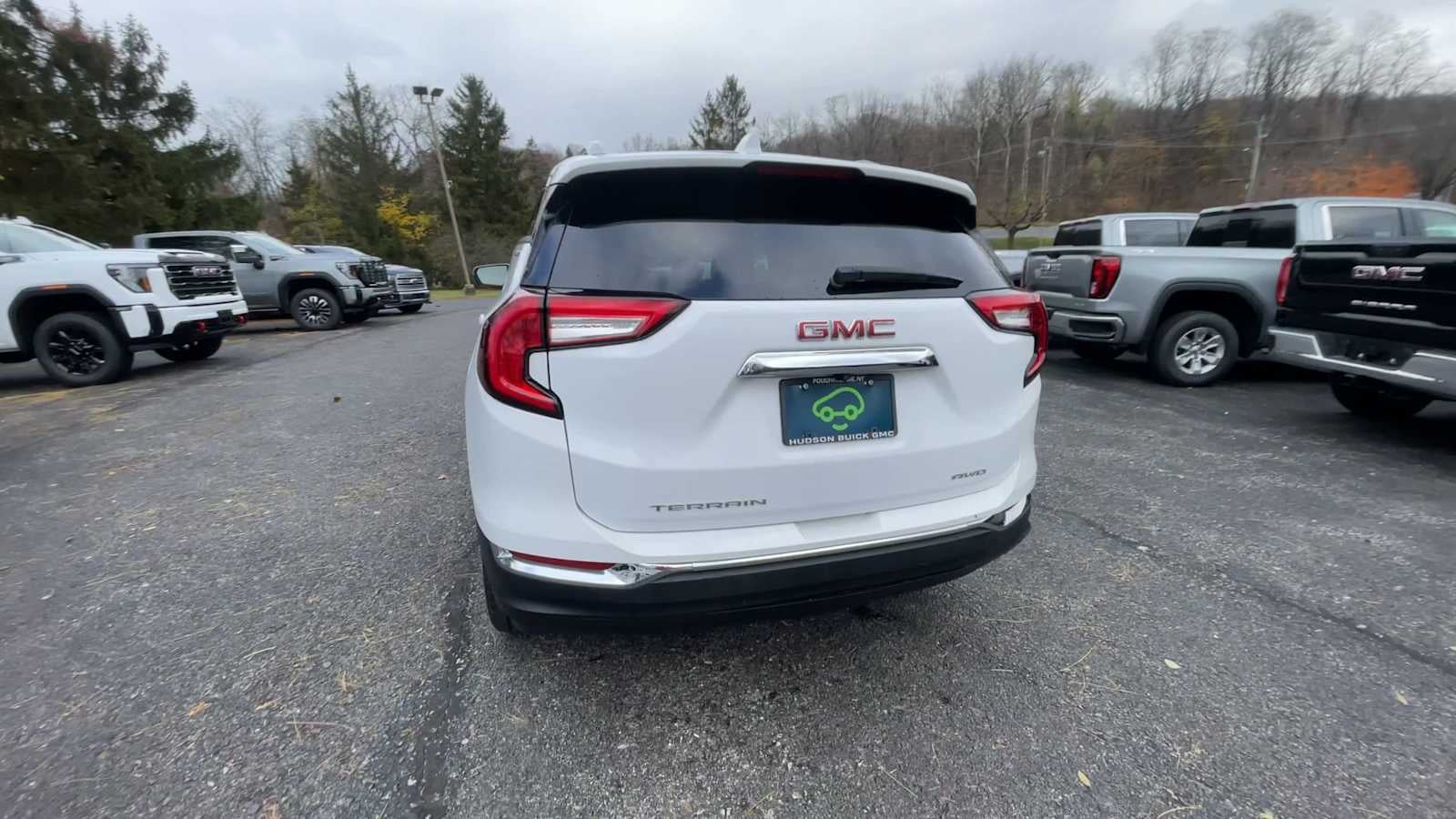 2024 GMC Terrain SLT