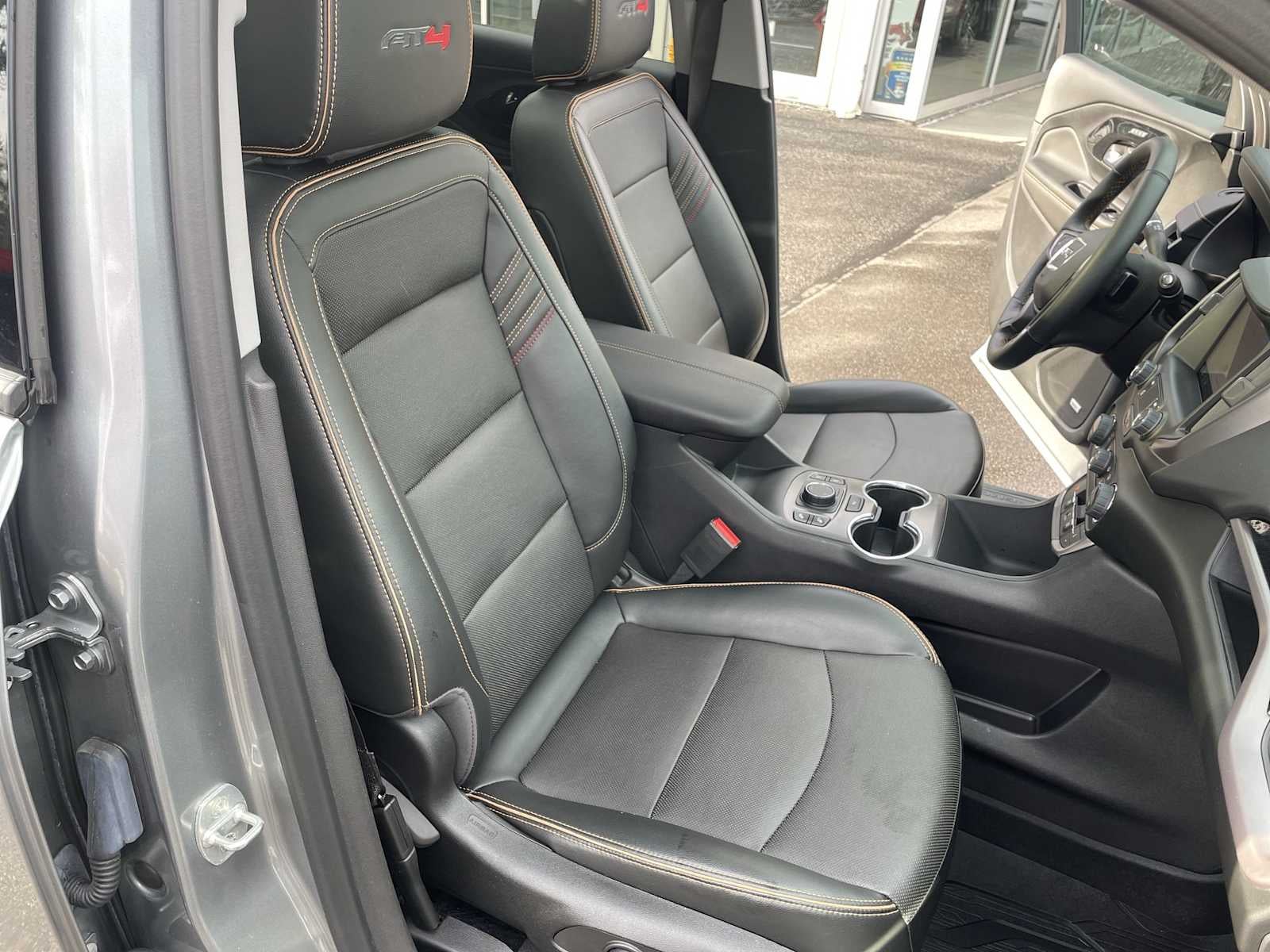 2023 GMC Terrain AT4