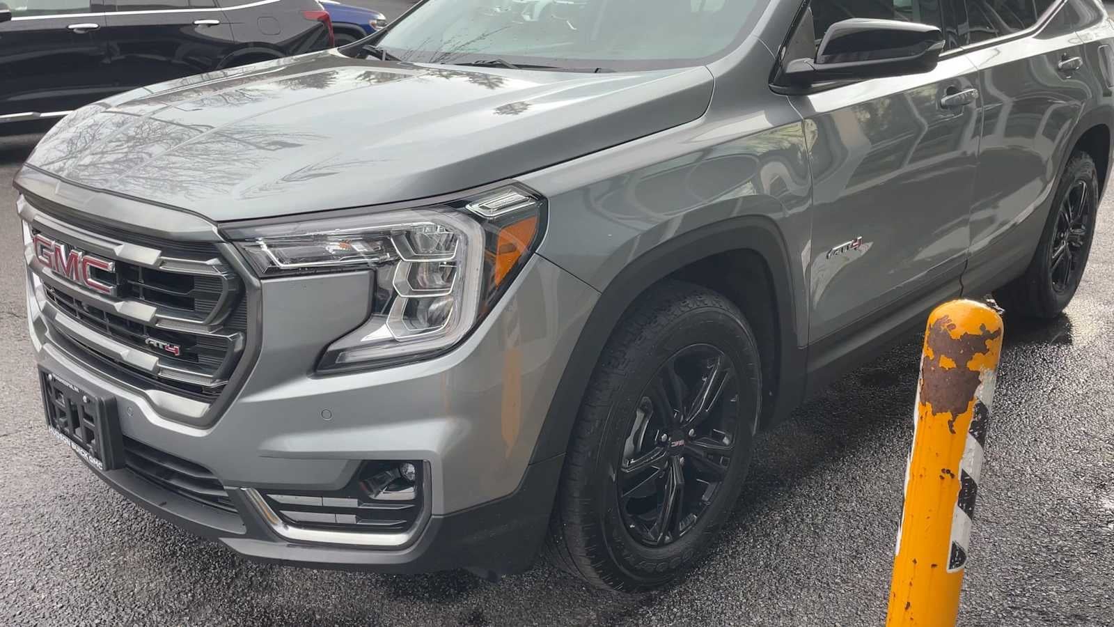 2023 GMC Terrain AT4