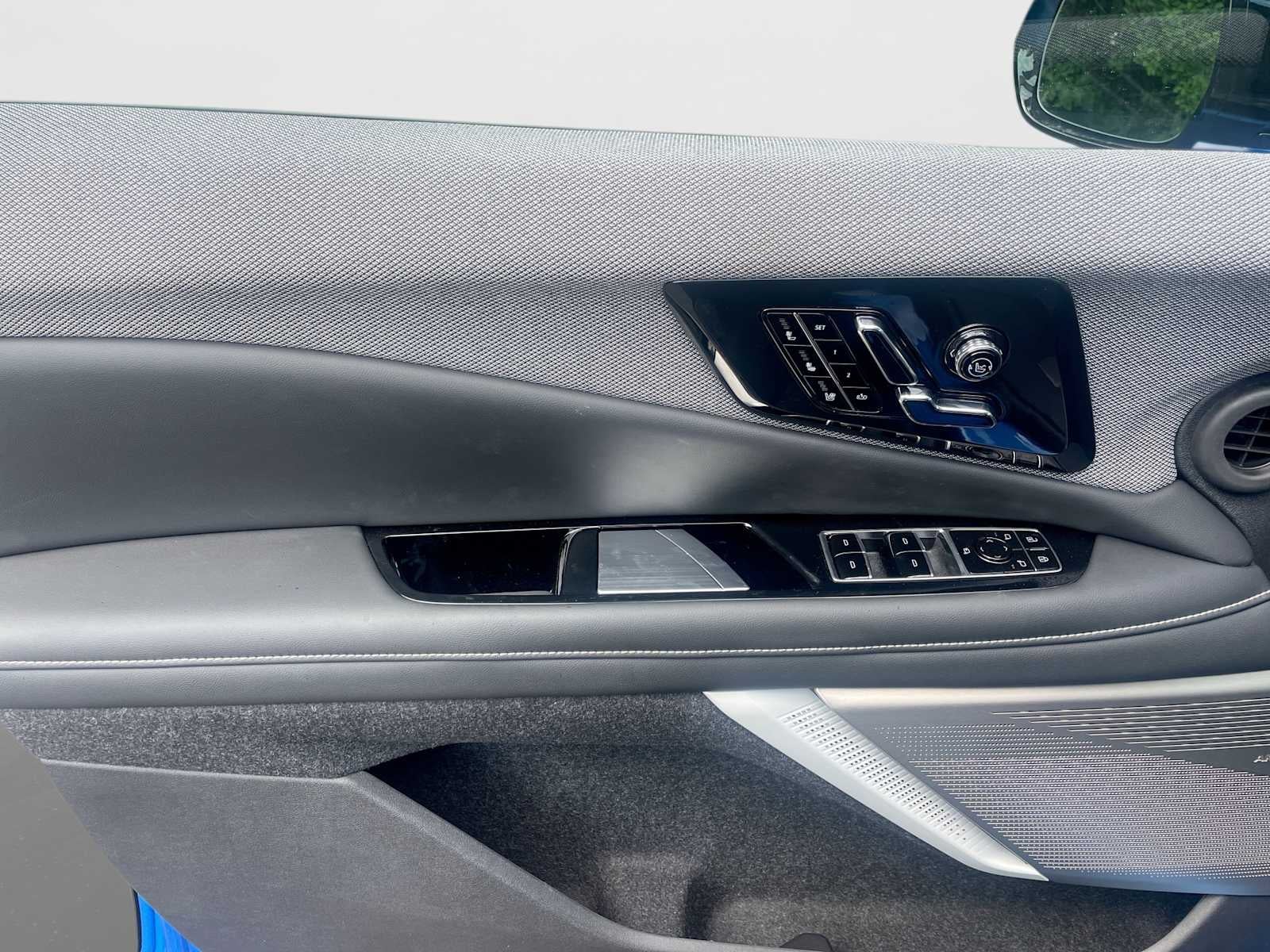 2027 Cadillac OPTIQ Premium Luxury